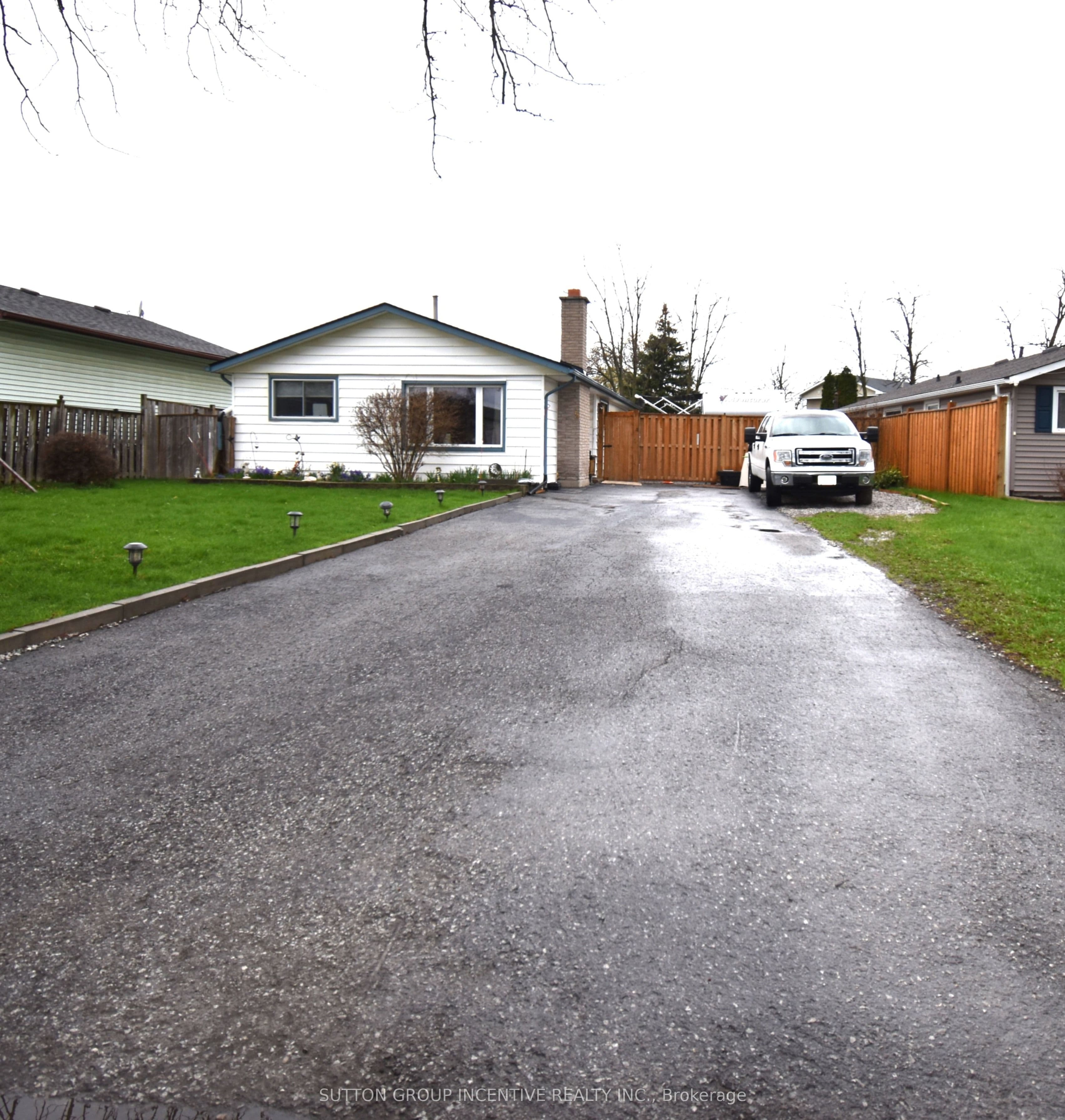 5 Lanark Crescent photo 1