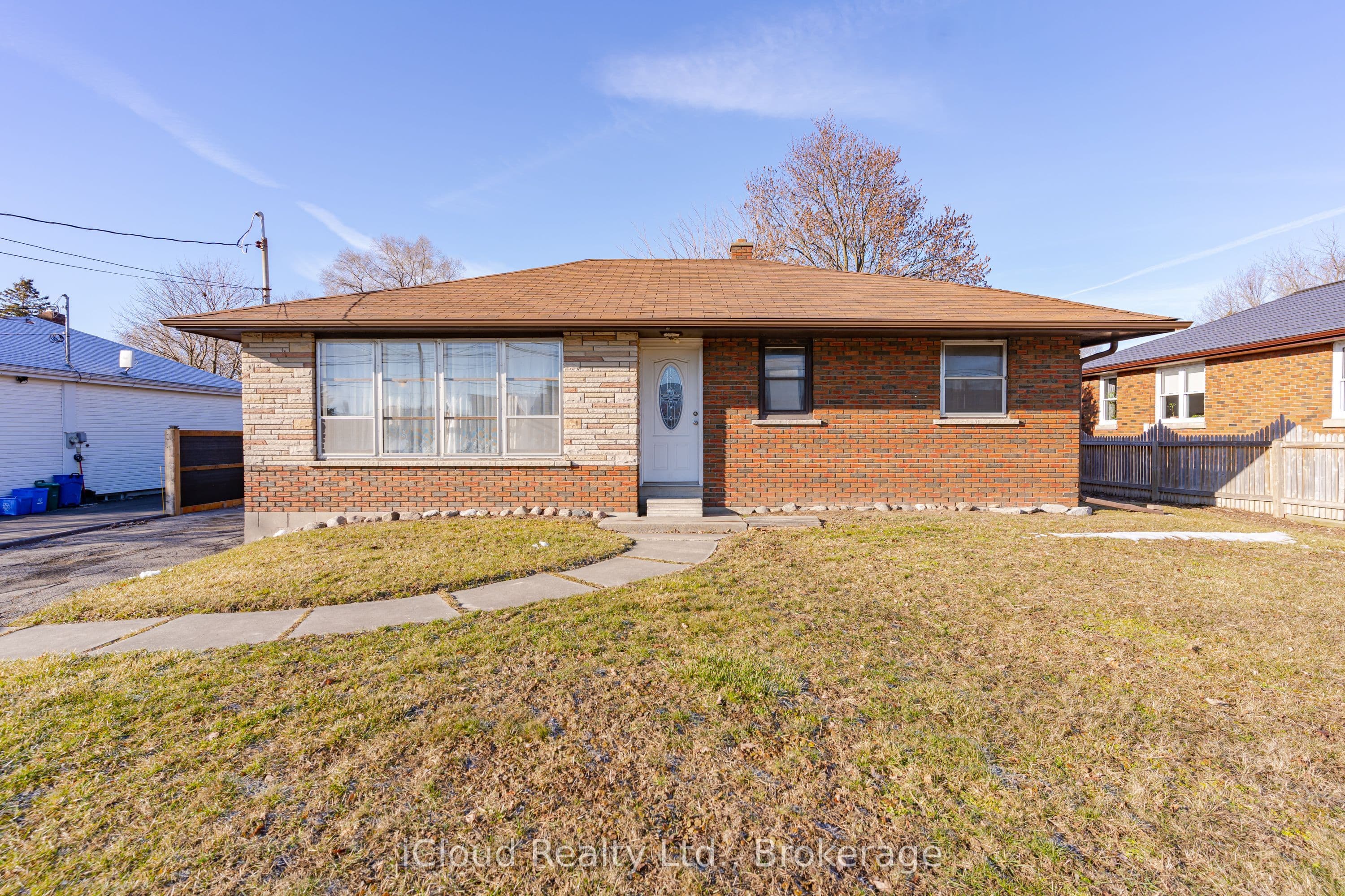 18200 Leslie Street photo 1