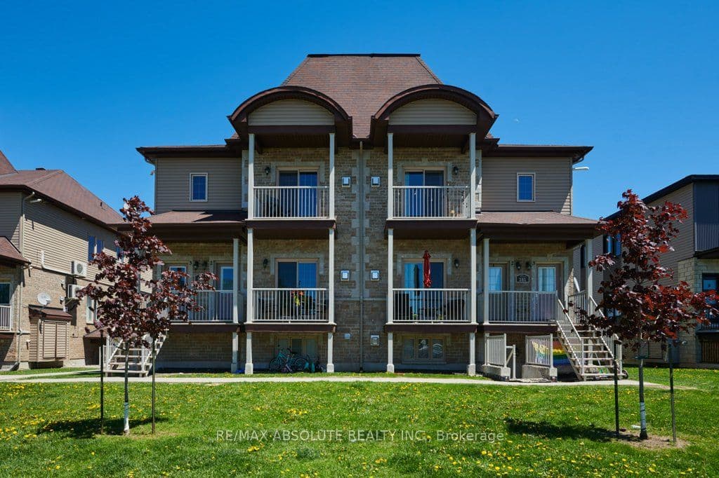 Unit 4 183 Bourdeau Boulevard photo 1