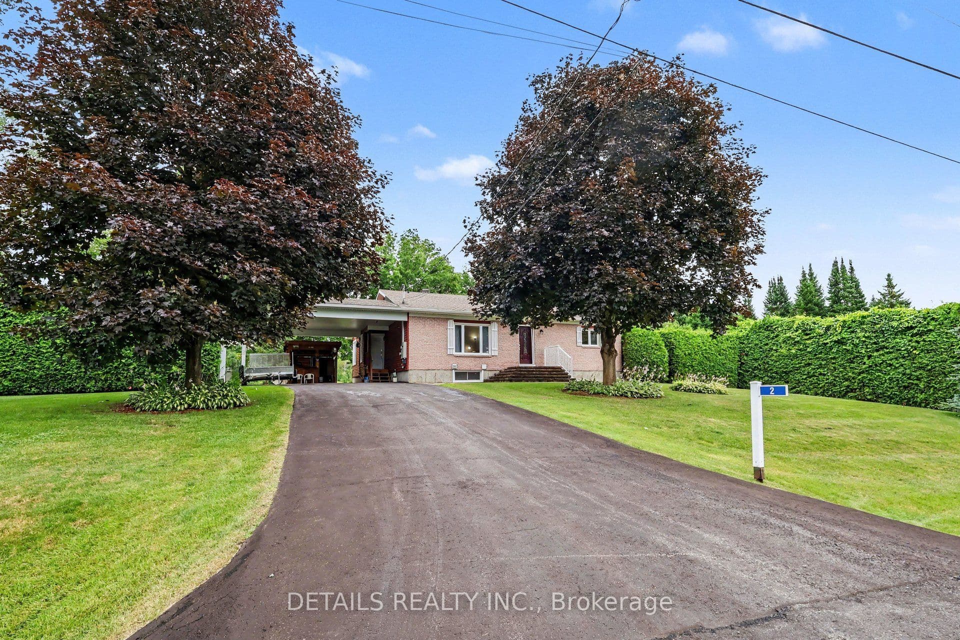 2 Clarence Court photo 1