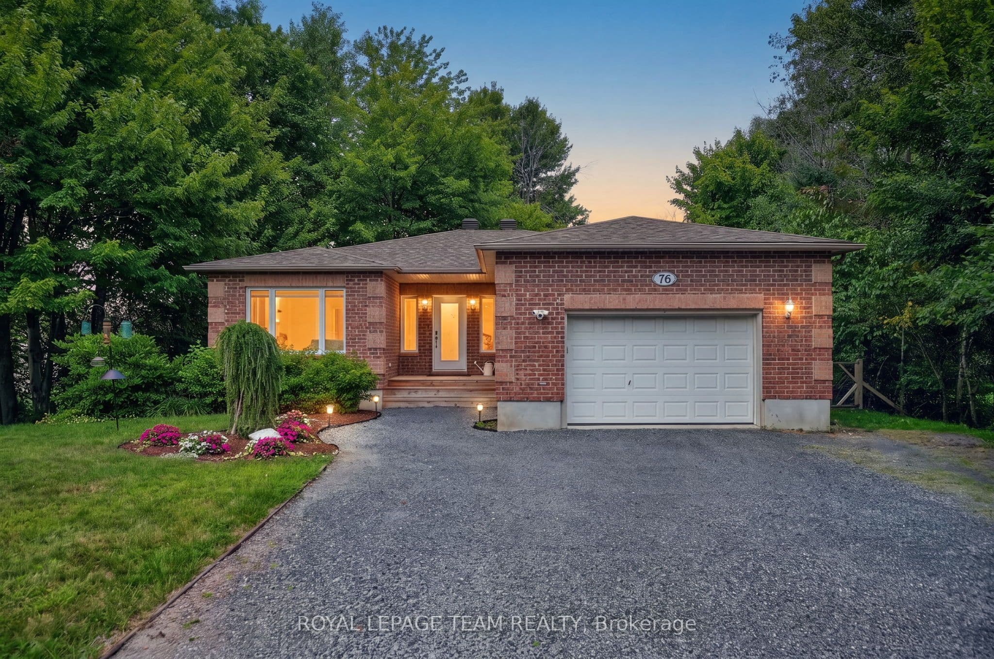 76 Manitou Street photo 1