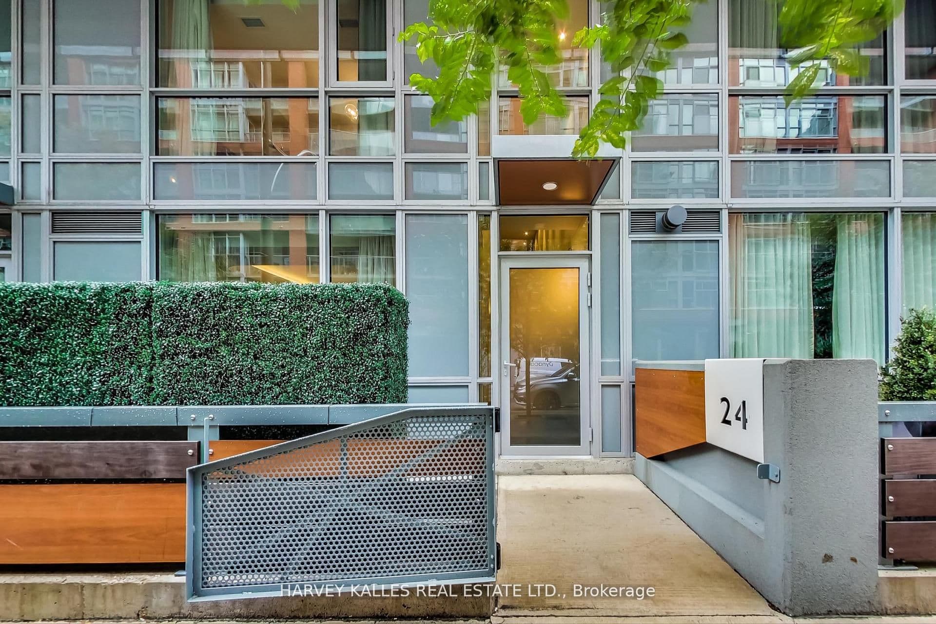 Unit TH24 30 Nelson Street photo 1