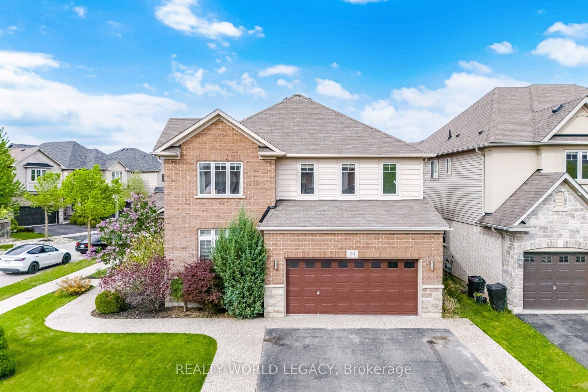 58 Doon Creek Street photo 1