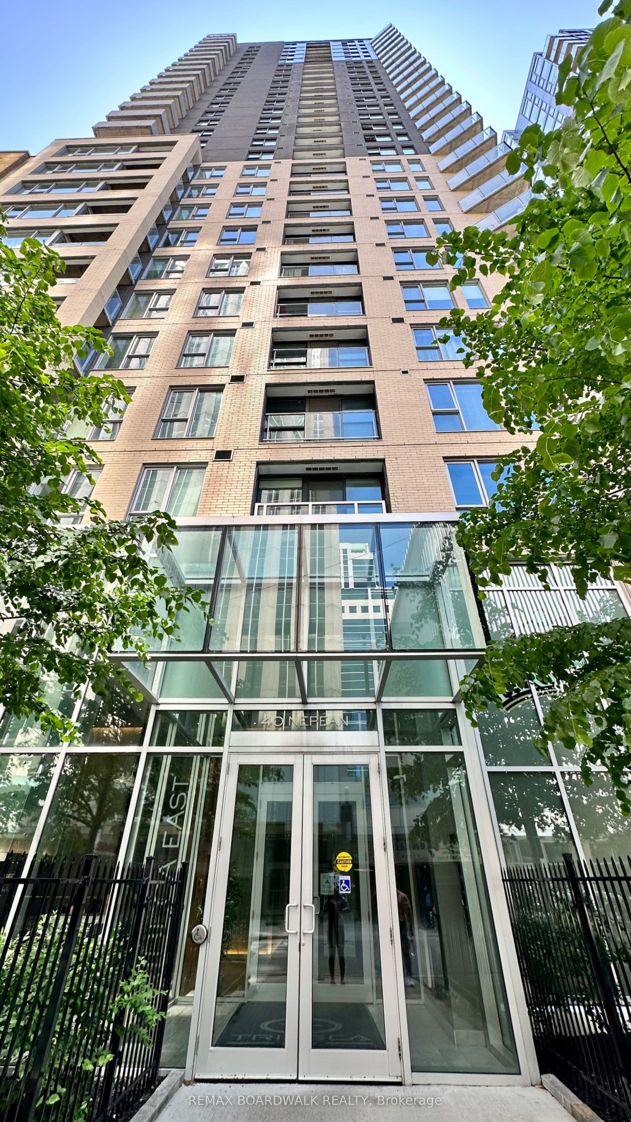 Unit 1206 40 NEPEAN Street photo 1