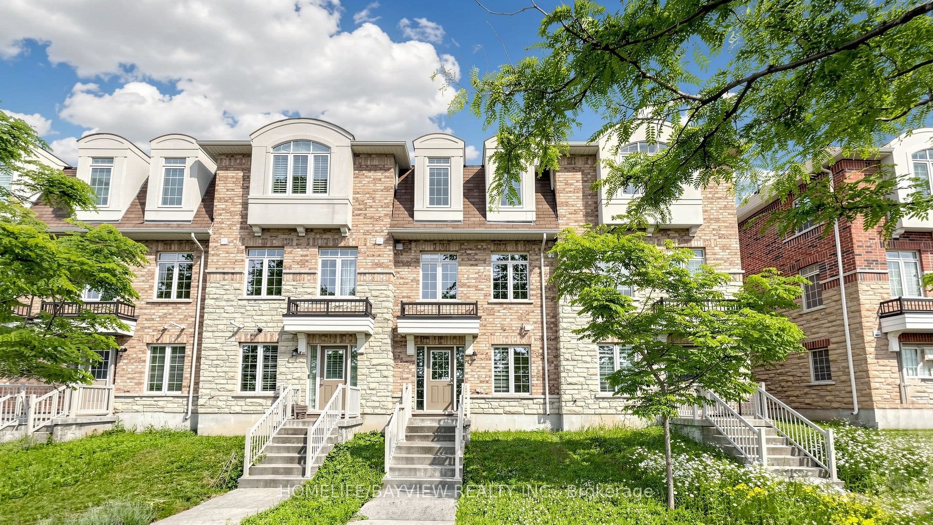10981 Woodbine Avenue photo 1