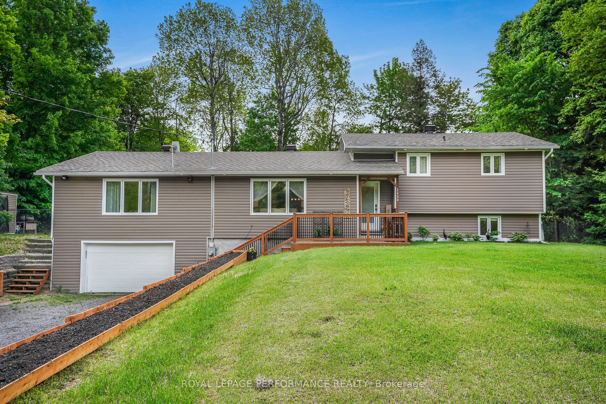 1420 Lacroix Road photo 1
