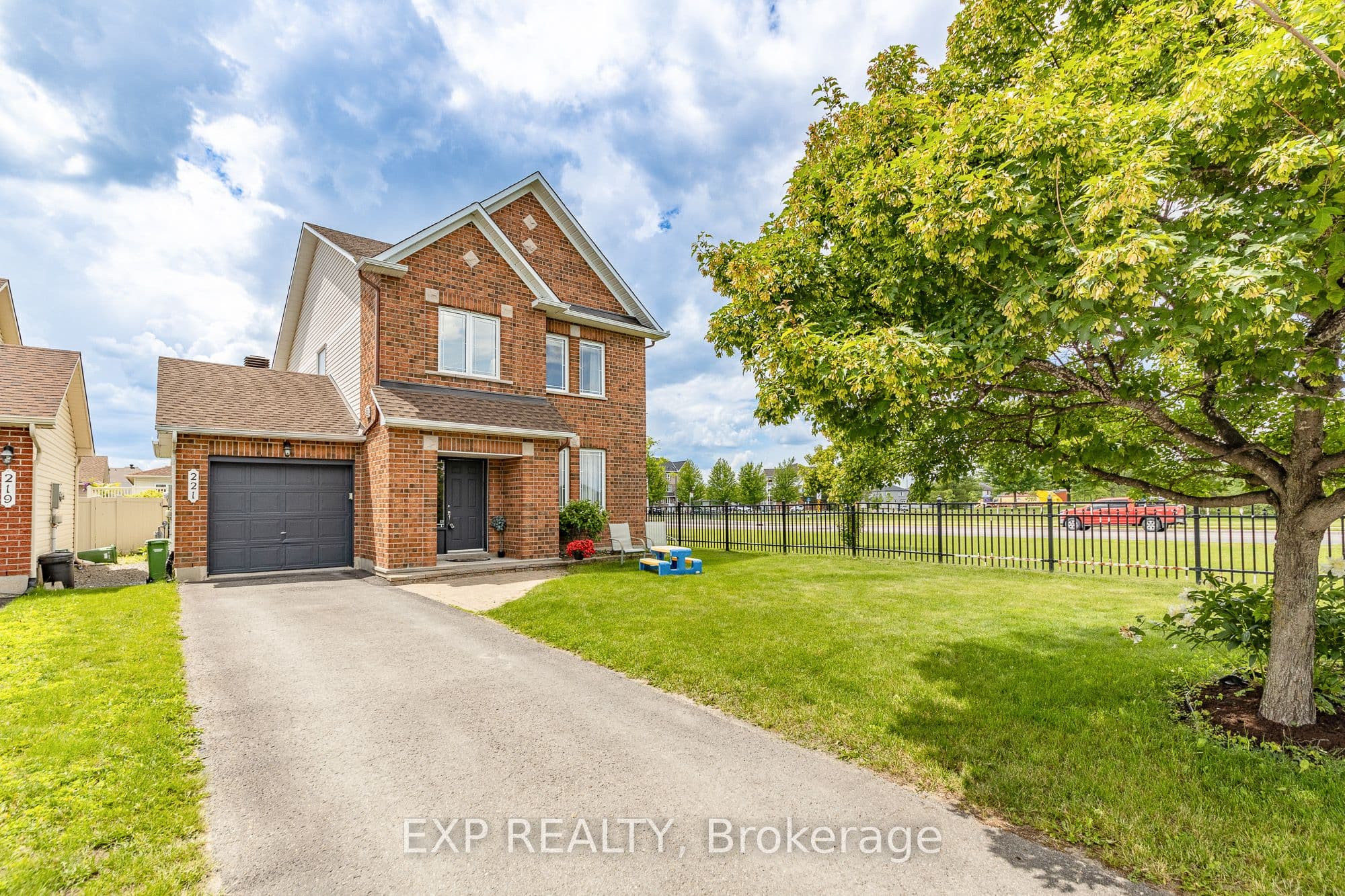 221 Northwind Street photo 1