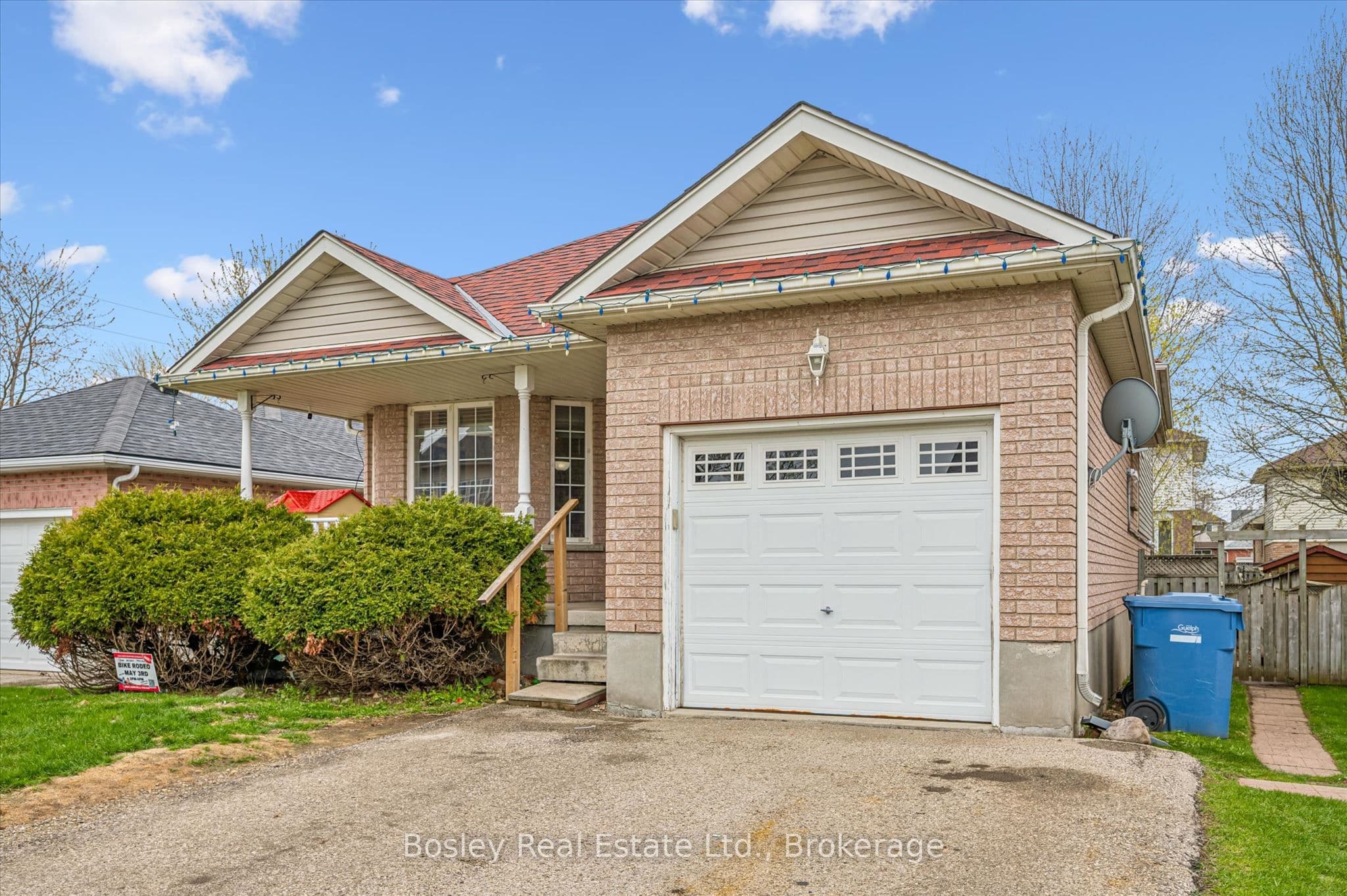 4 Hayward Crescent photo 1