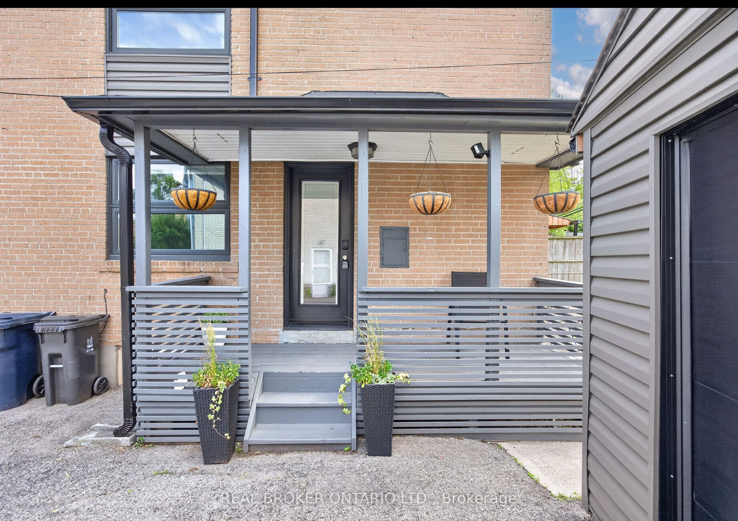 30 Willowmount Drive photo 1