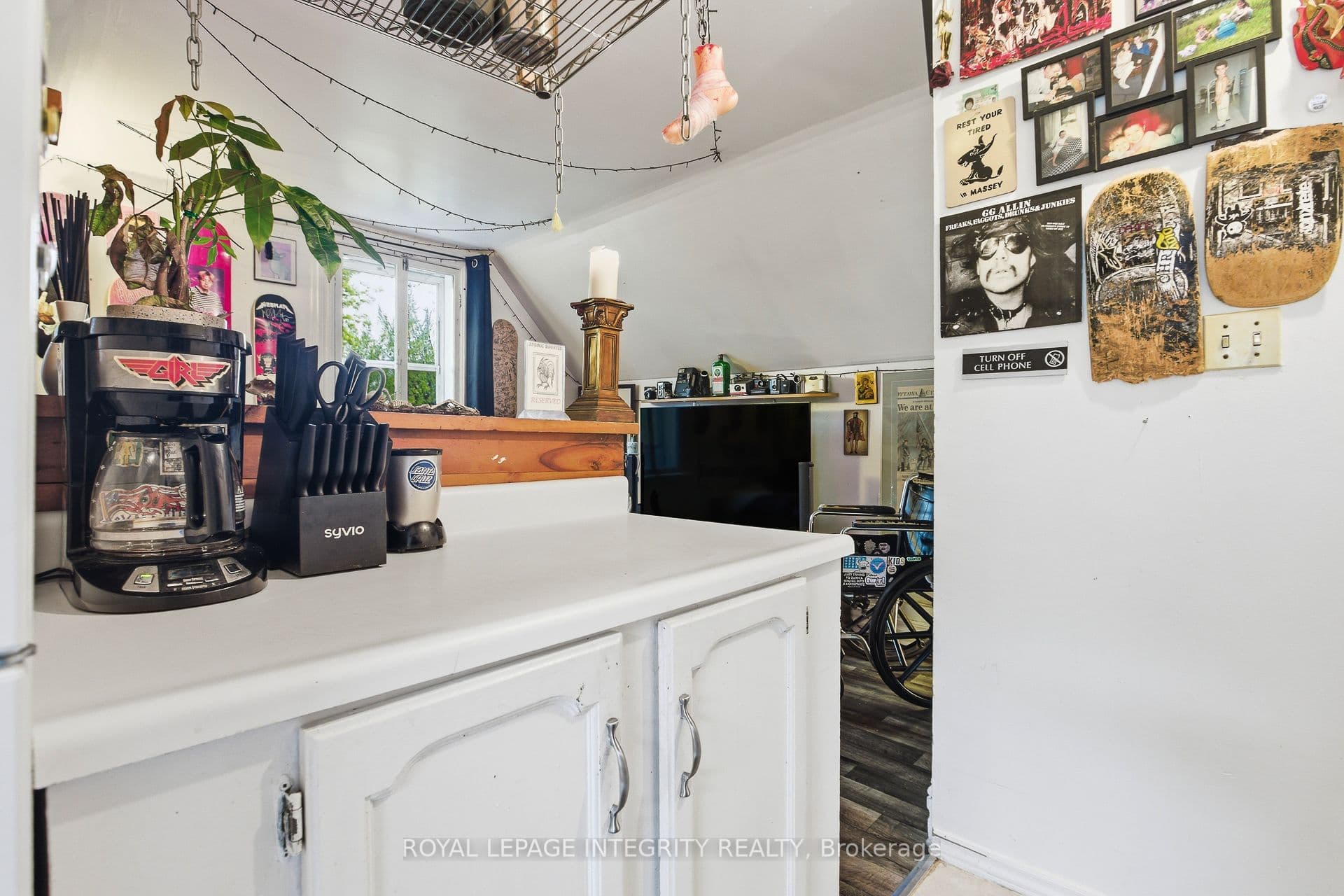 634 GLADSTONE Avenue photo 1