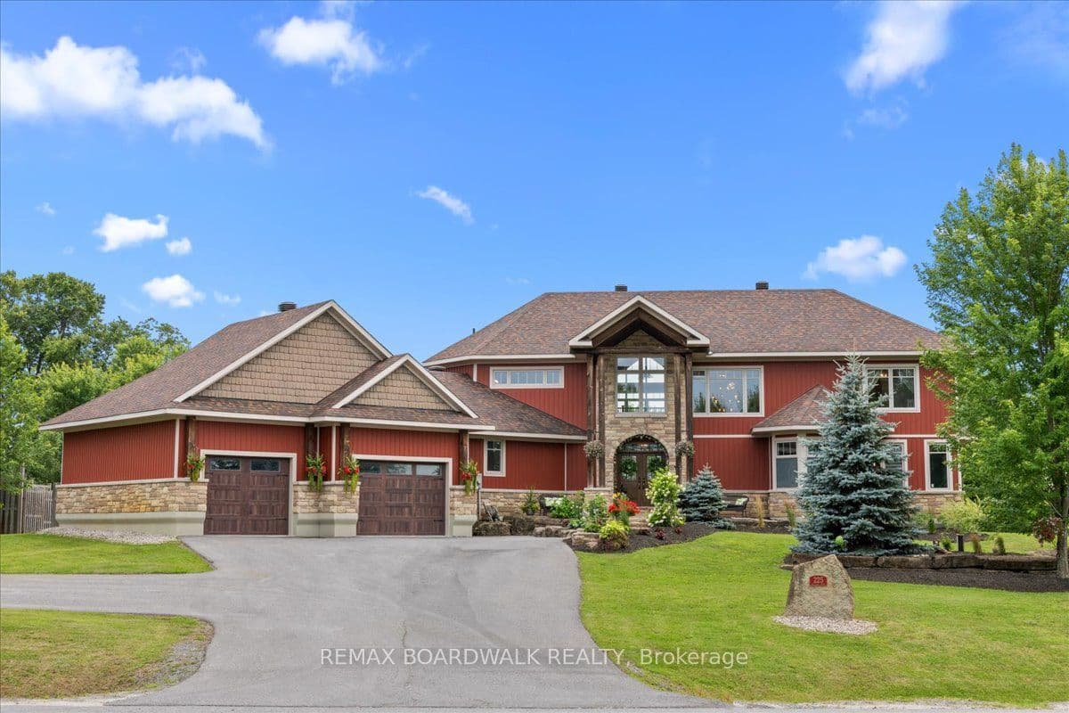 225 HILLCREST Drive photo 1