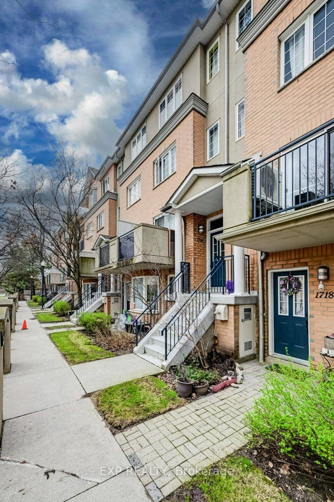 Unit 1716 28 Sommerset Way photo 1