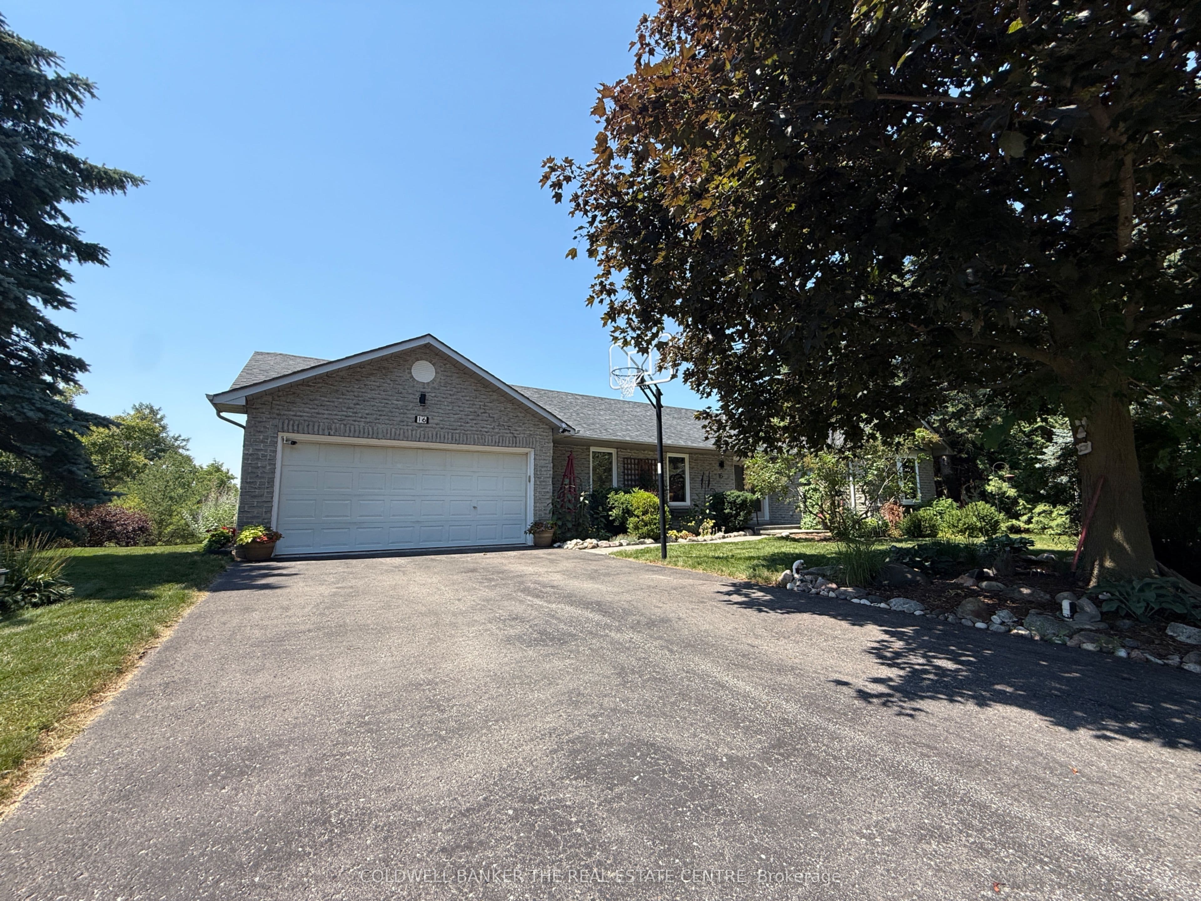 16 Hi View Drive photo 1
