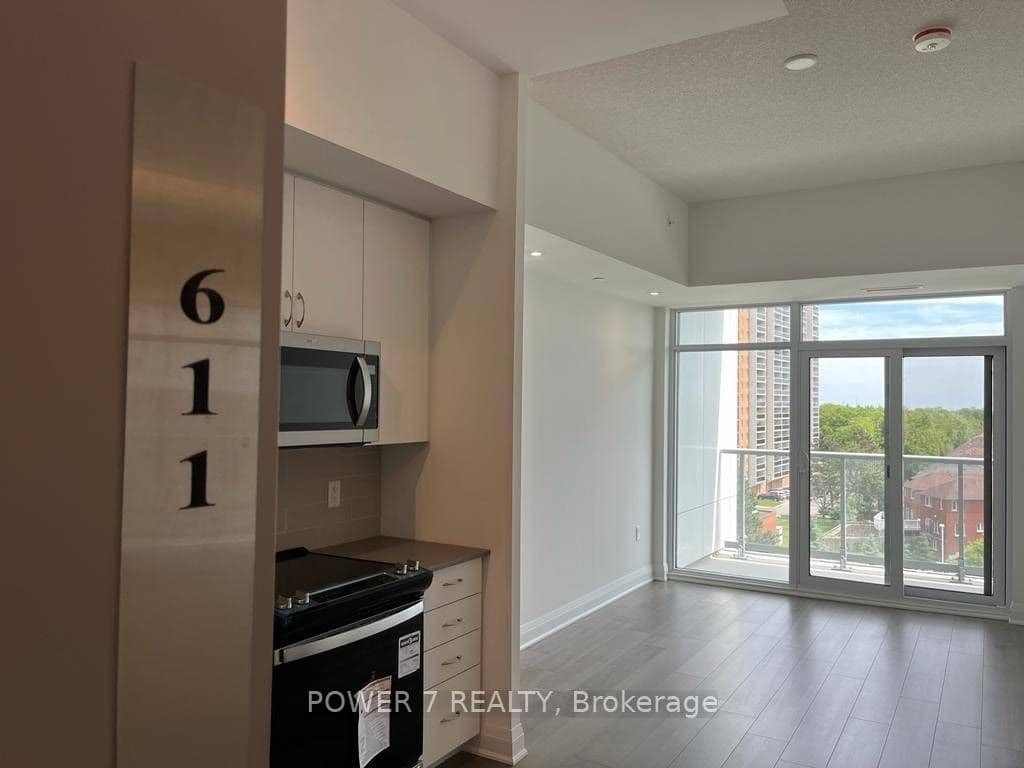 Unit 611 3220 Sheppard Avenue photo 1