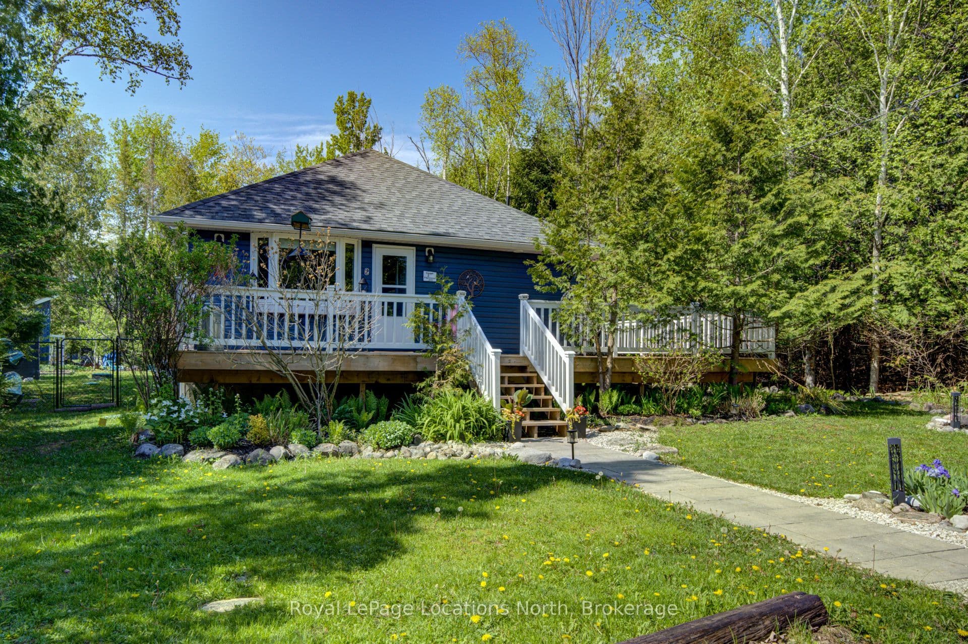 2 Maplewood Drive photo 1
