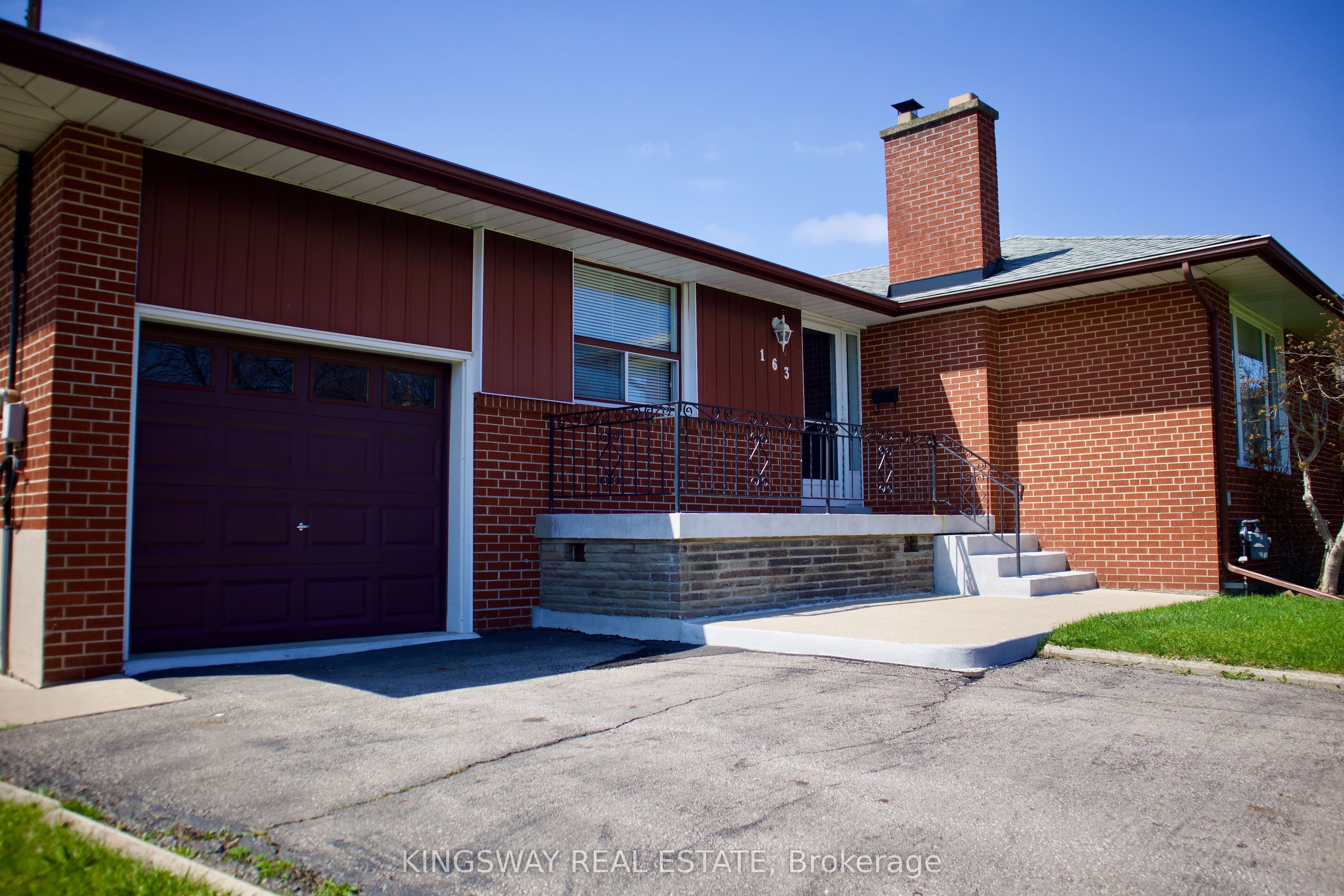 163 Floradale Drive photo 1