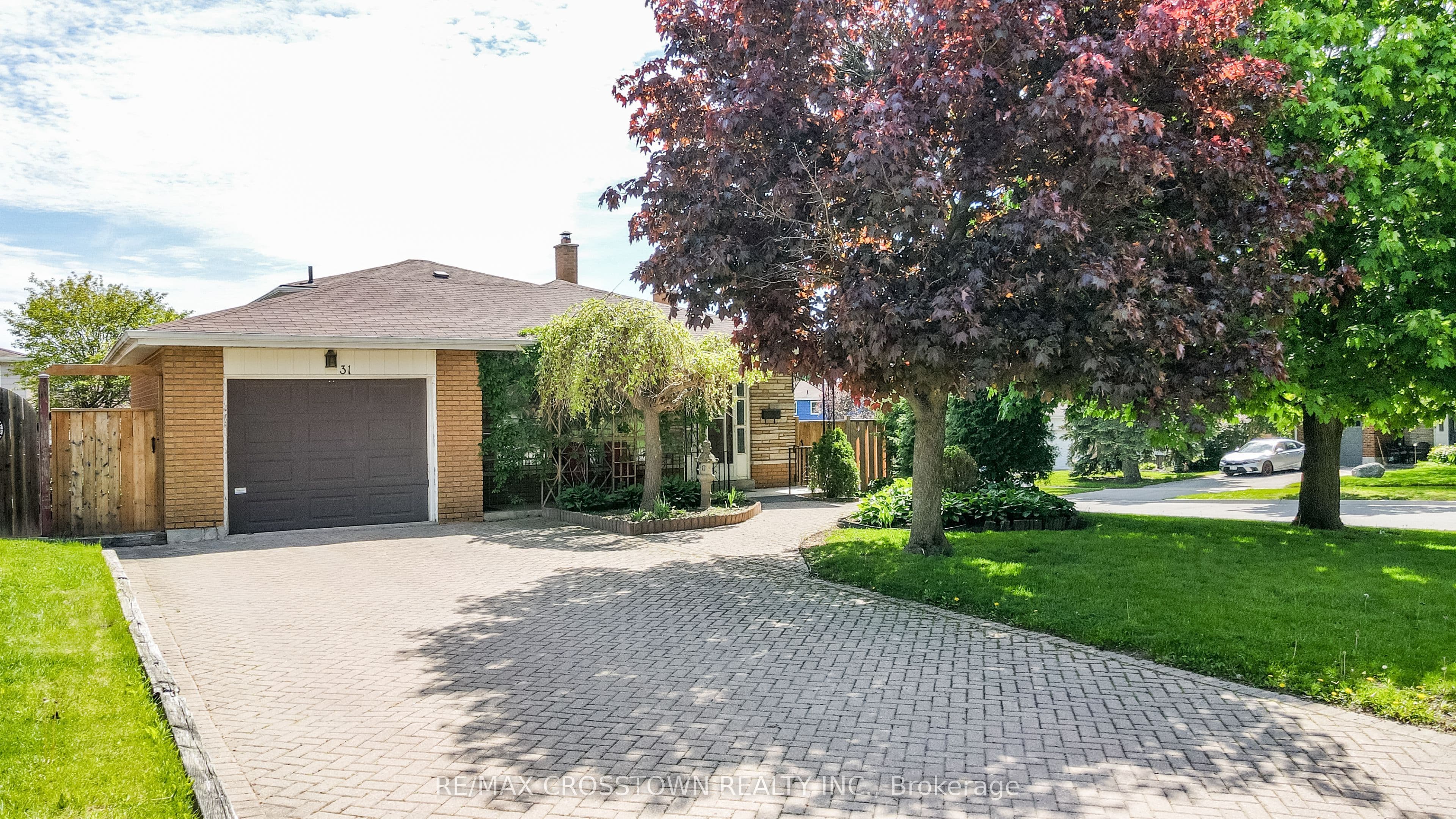 31 Lee Avenue photo 1