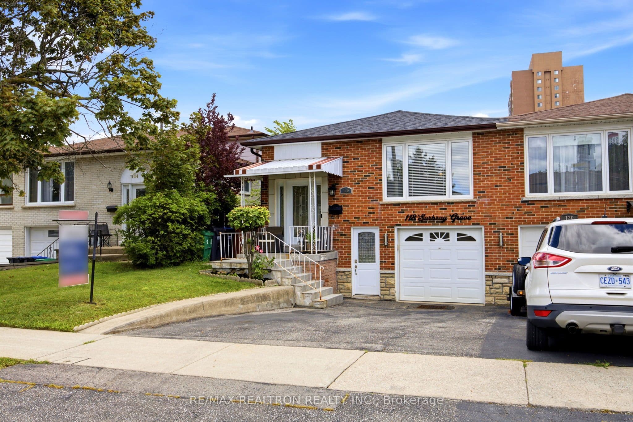 118 Surbray Grove photo 1
