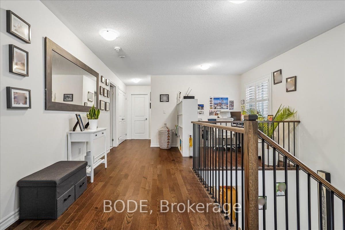 15 Huggins Drive photo 1