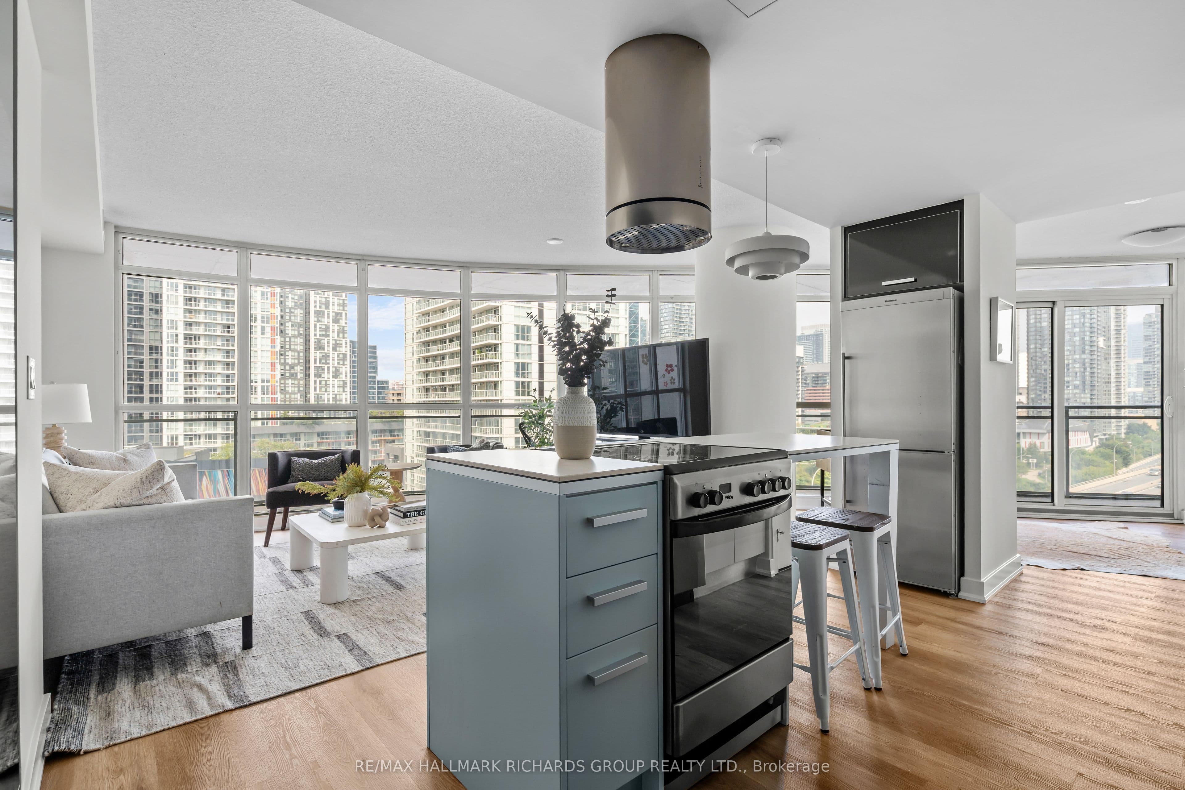 Unit 1208 38 Dan Leckie Way photo 1
