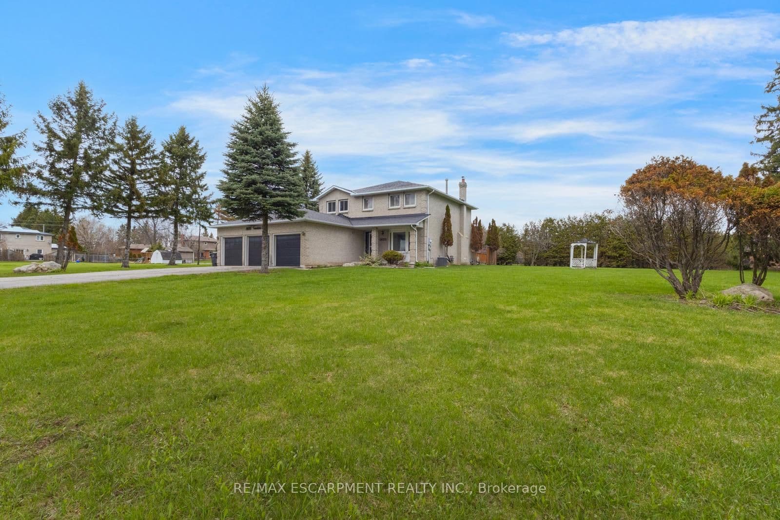 18555 Hurontario Street photo 1