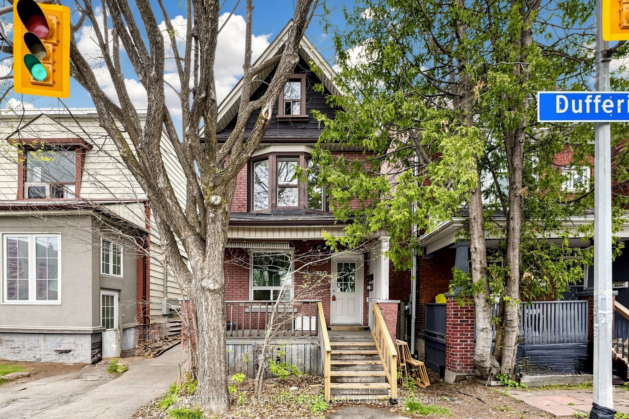 1132 DUFFERIN Street photo 1