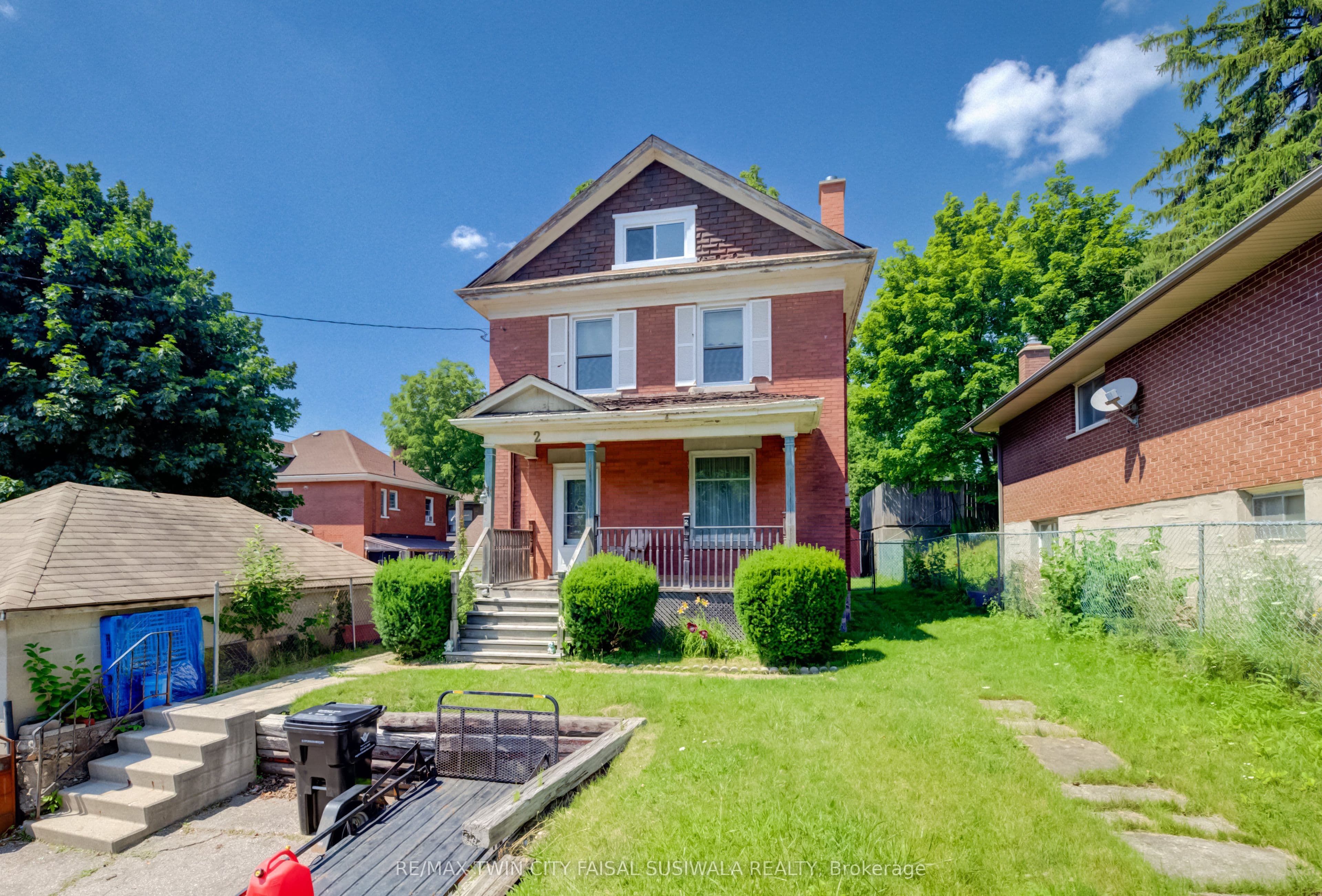 2 Samuelson Street photo 1