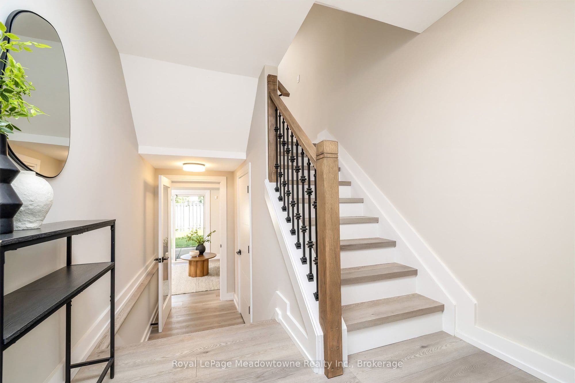 Unit 7 550 Childs Drive photo 1