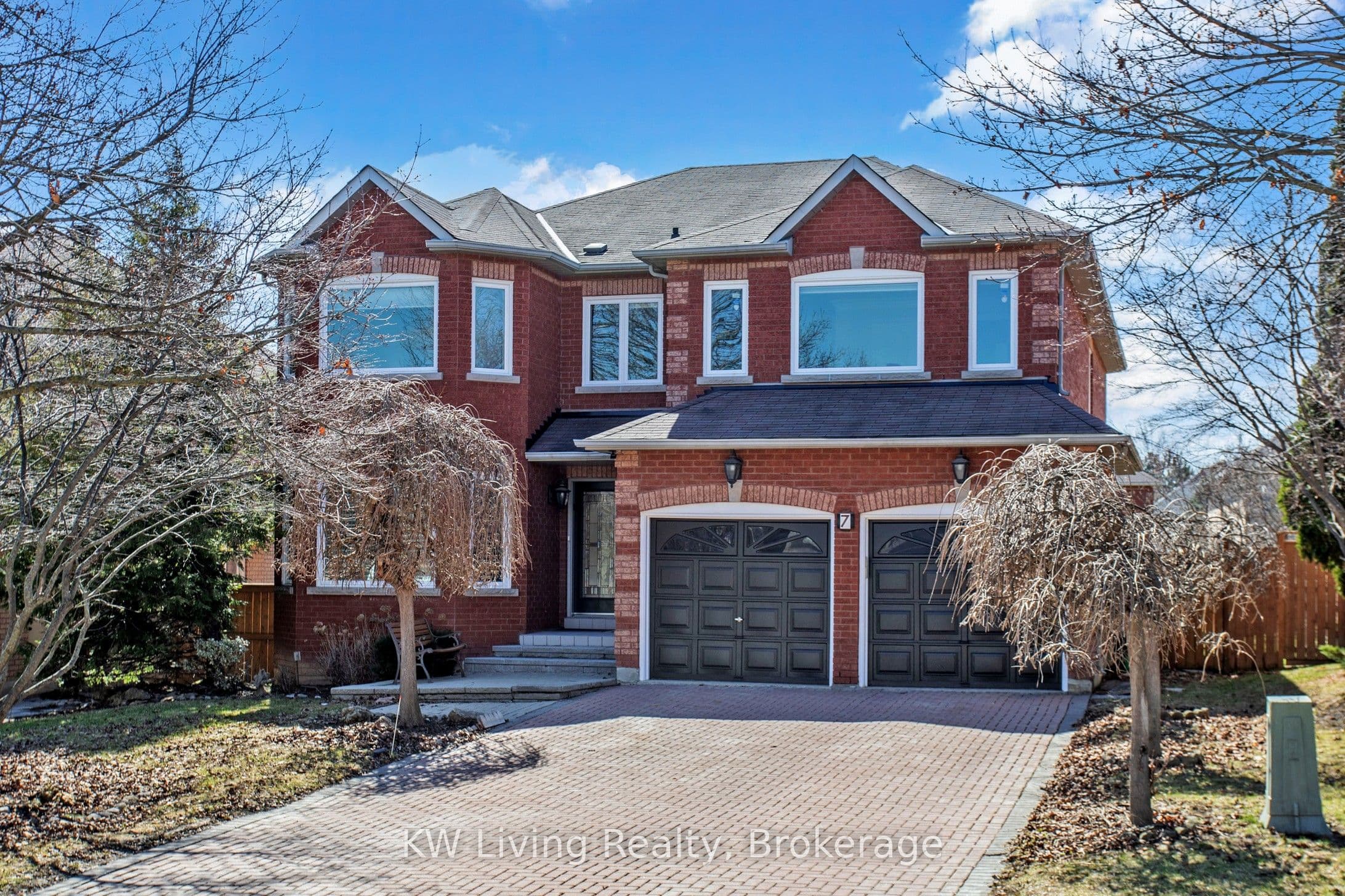 7 Kingmount Crescent photo 1