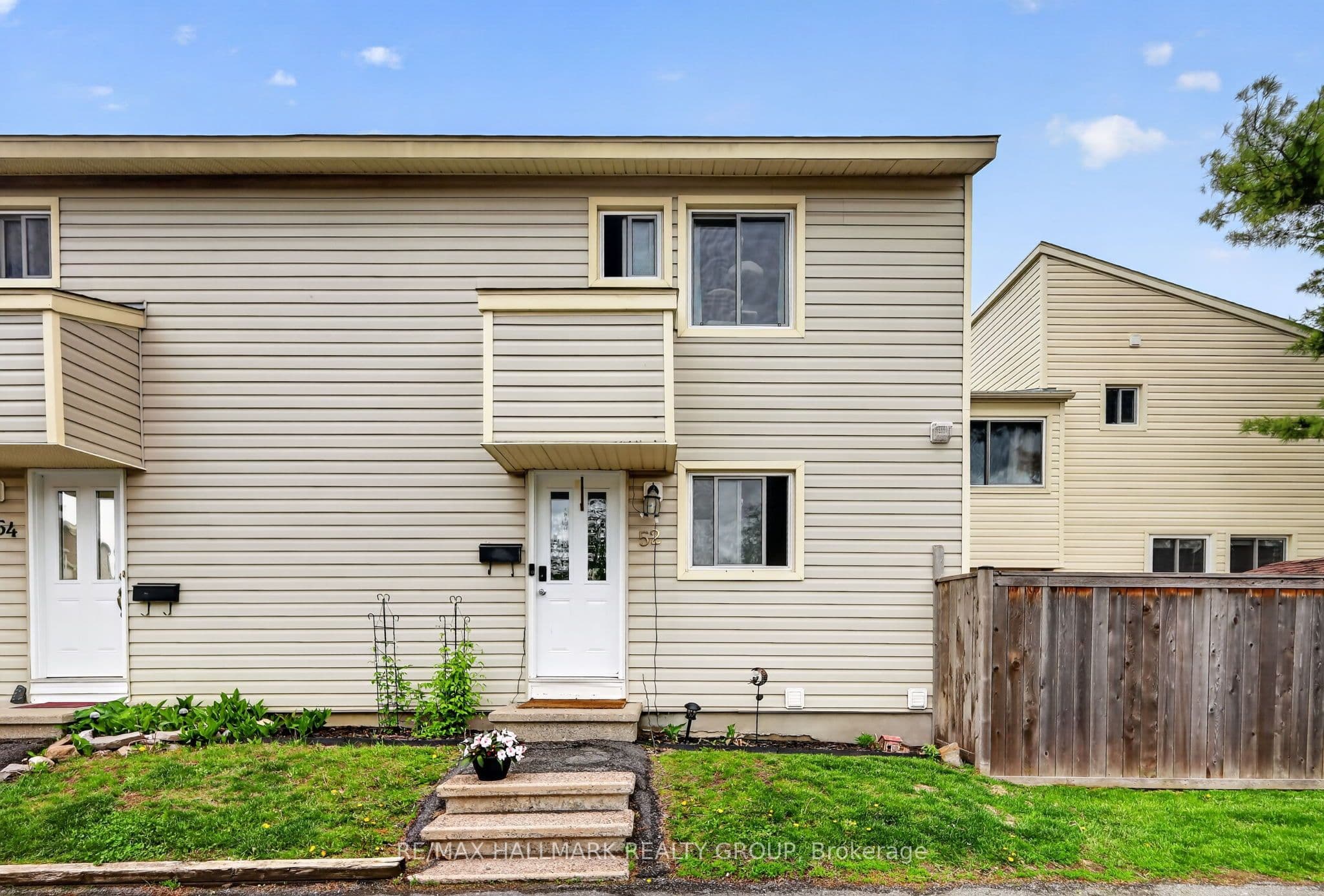 52 Thistledown Court photo 1