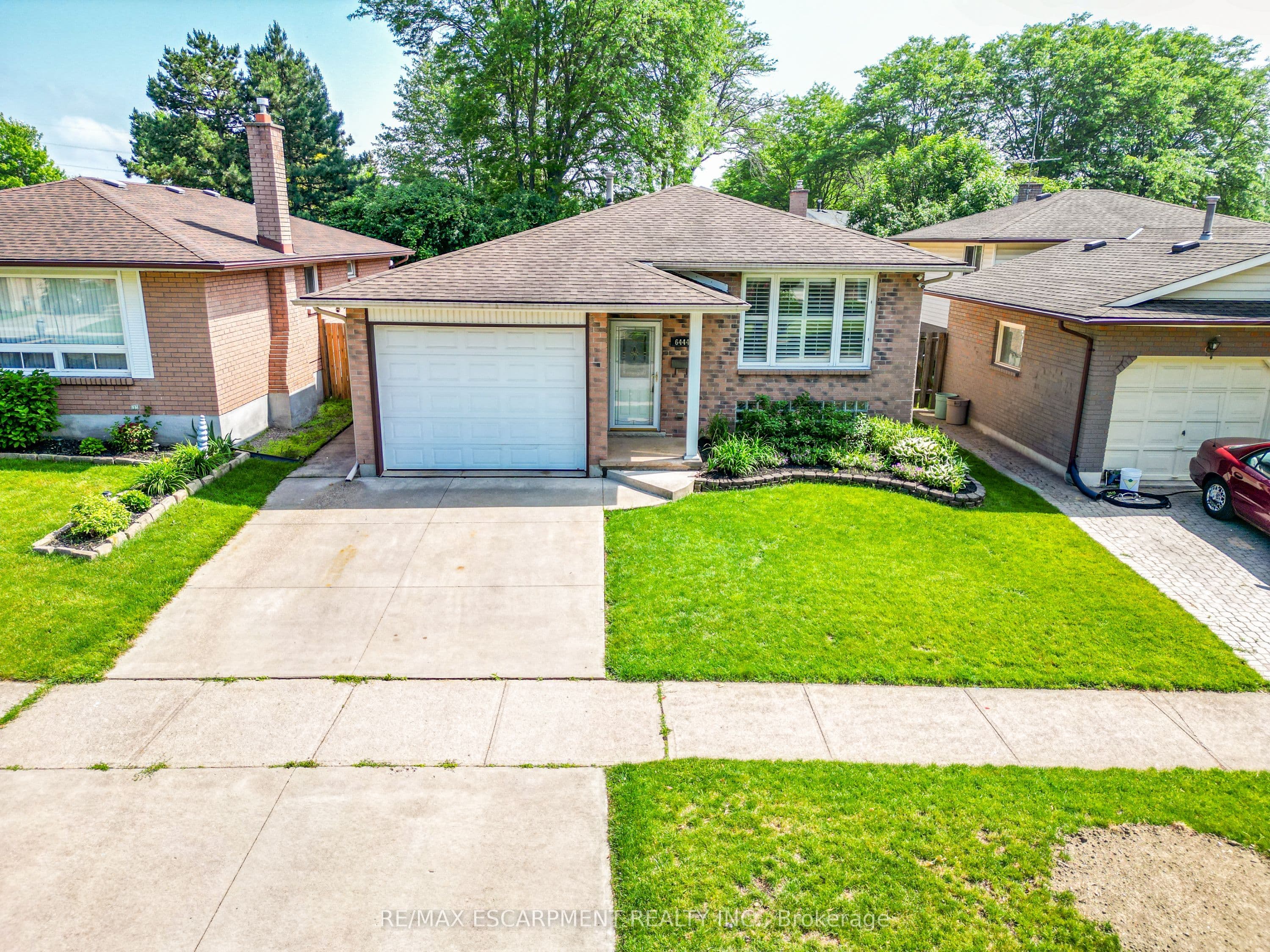 6444 Armstrong Drive photo 1