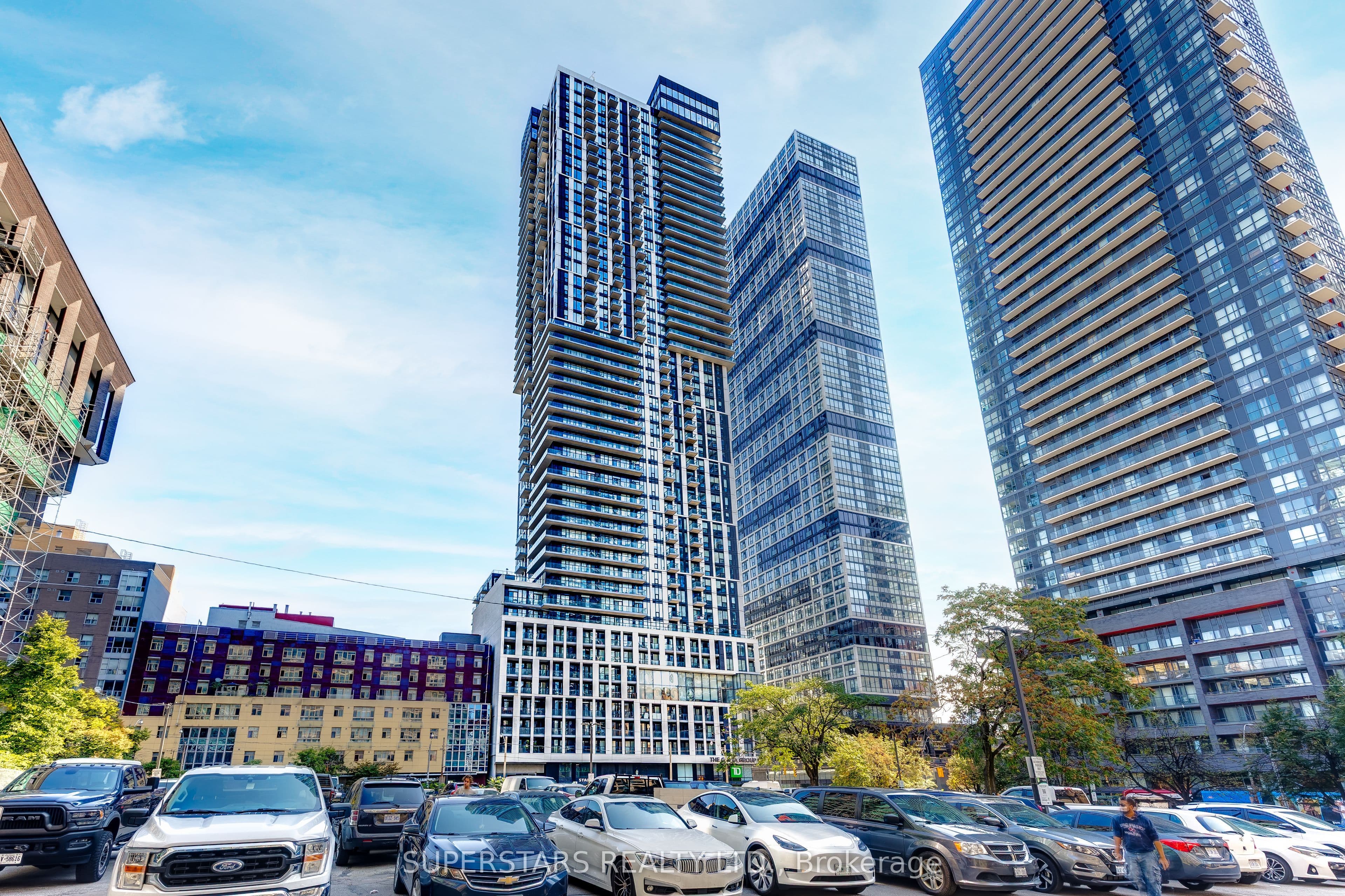 Unit 2507 251 Jarvis Street photo 1