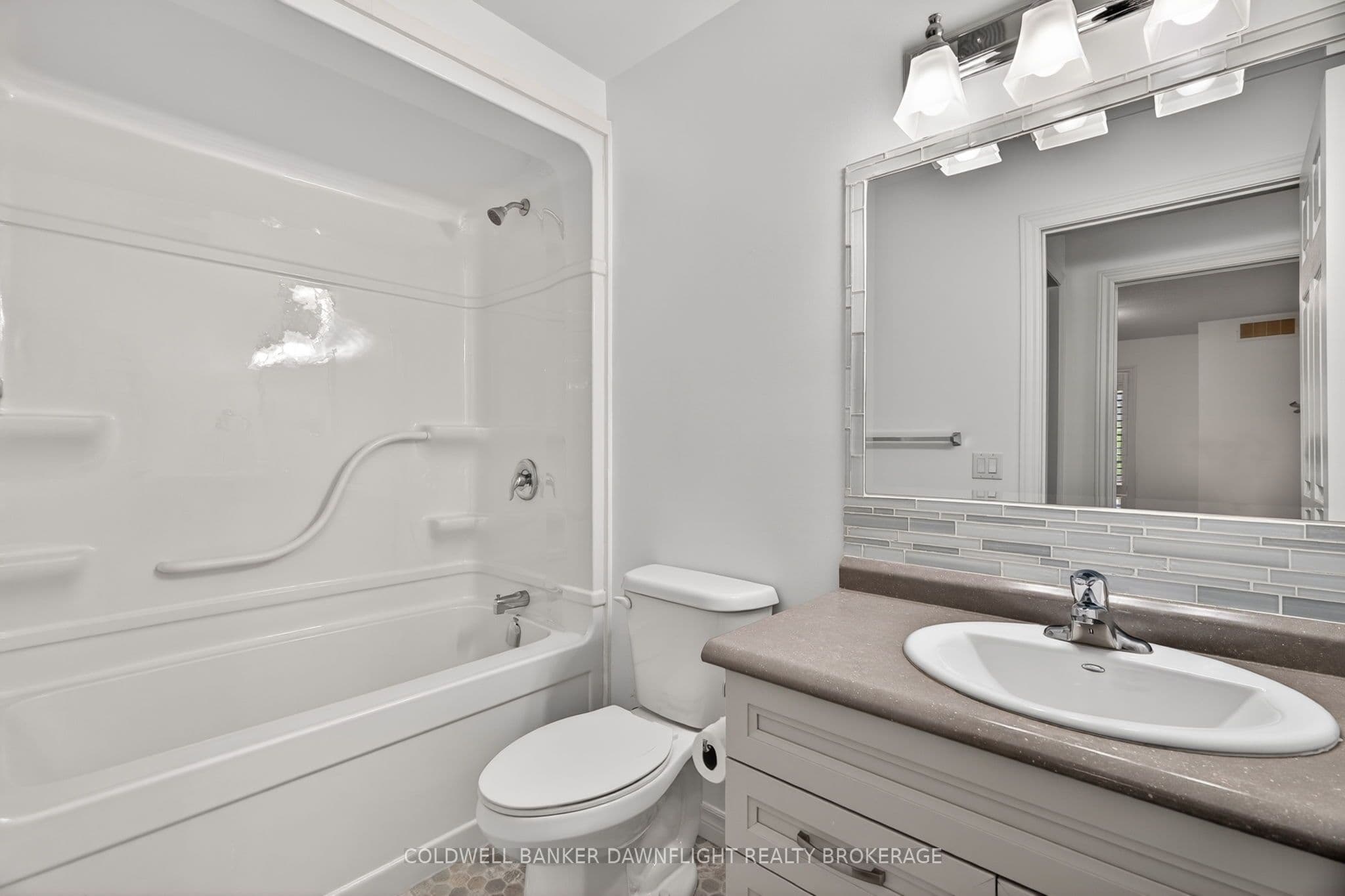 40 Devon Drive photo 1