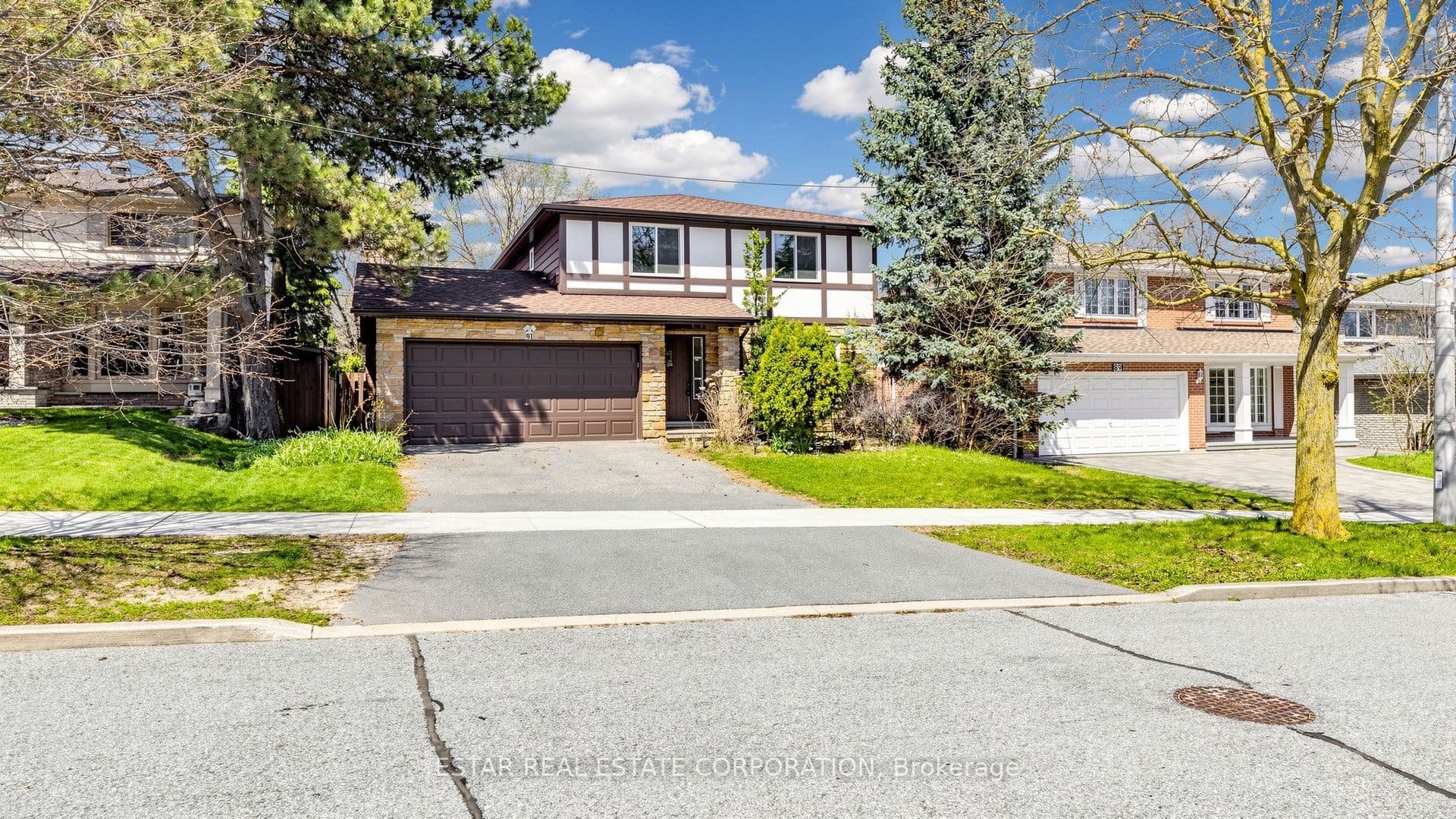 91 Whitehorn Crescent photo 1