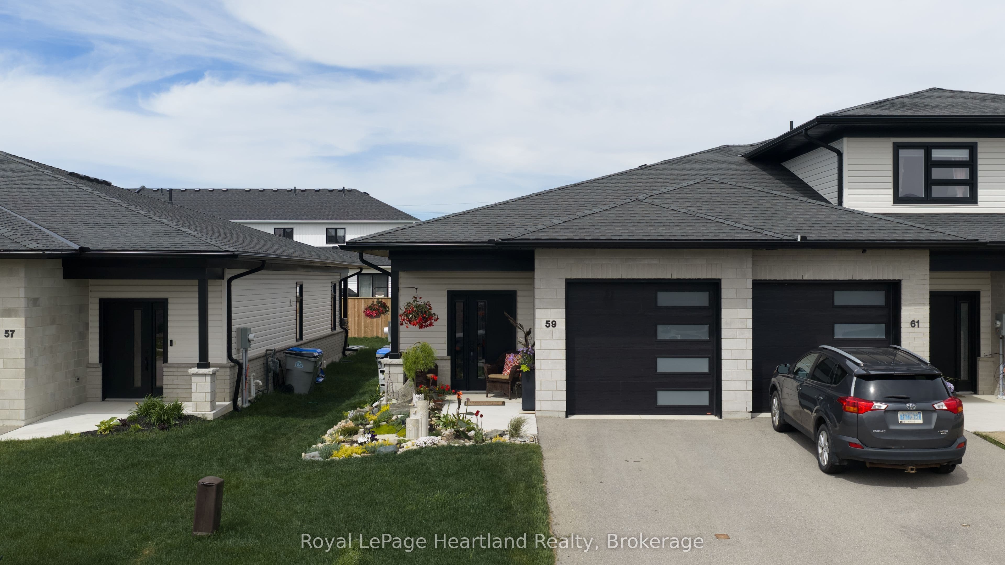 59 Briarhill Road photo 1