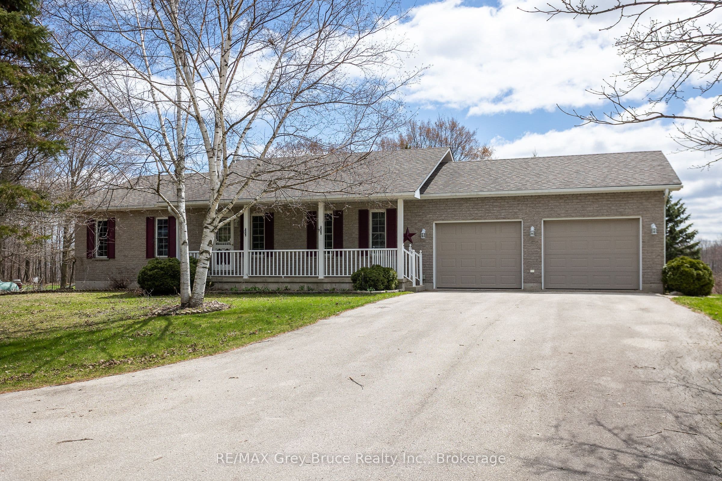 258913 Gordon Sutherland Parkway photo 1