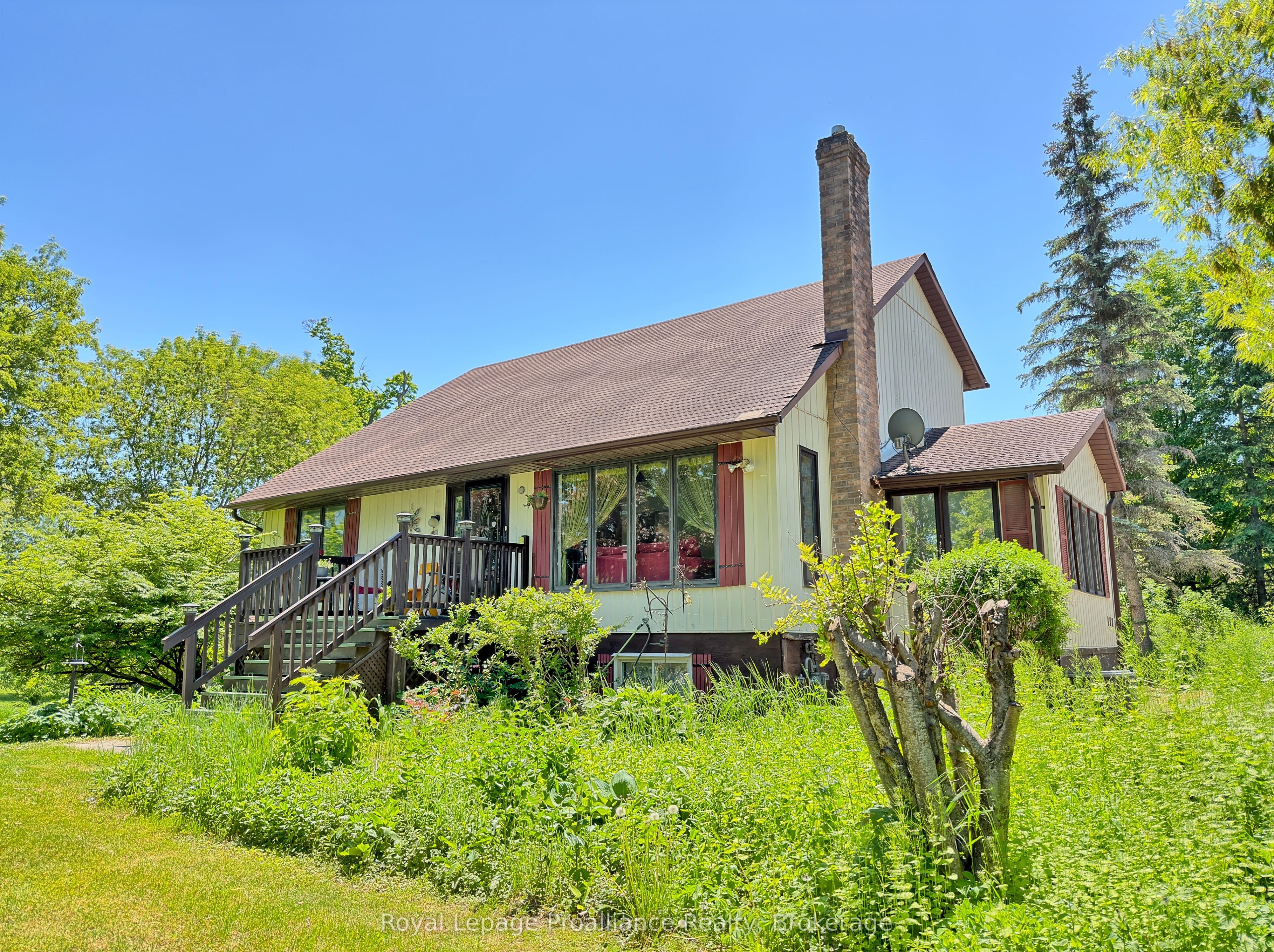 144 Wellington Street photo 1