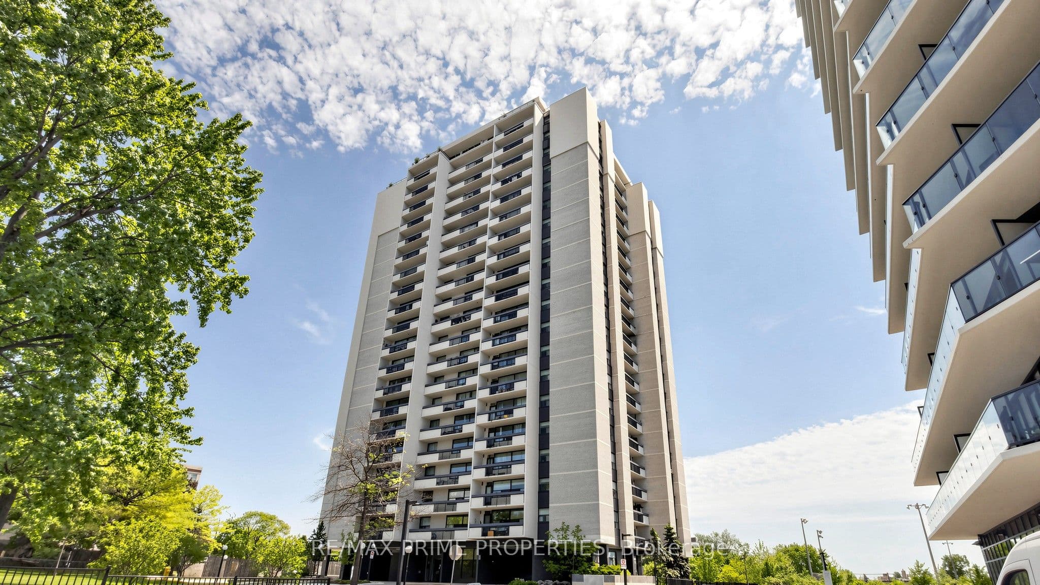 Unit 1404 1455 Lawrence Avenue photo 1
