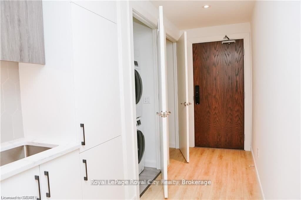 Unit 1204 741 King Street photo 1