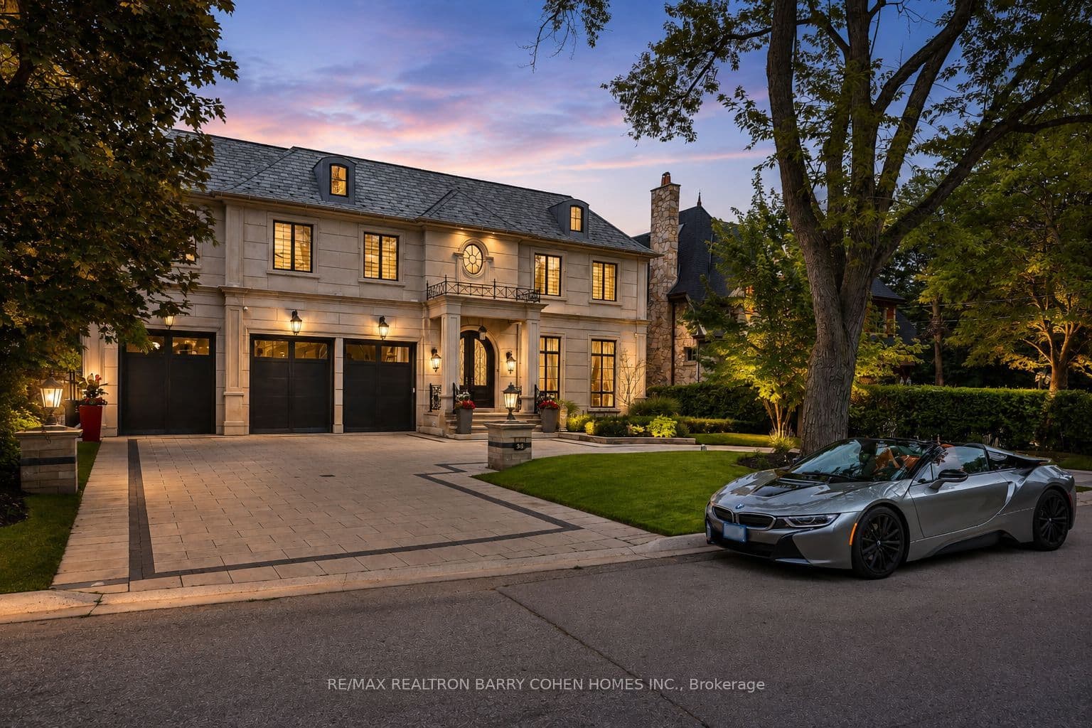 39 Arjay Crescent photo 1