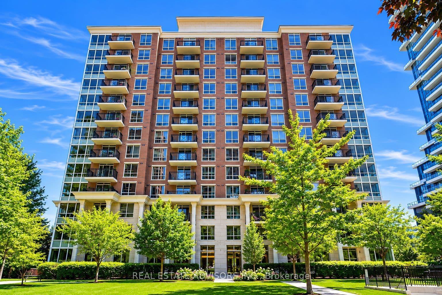 Unit 101 1103 Leslie Street photo 1