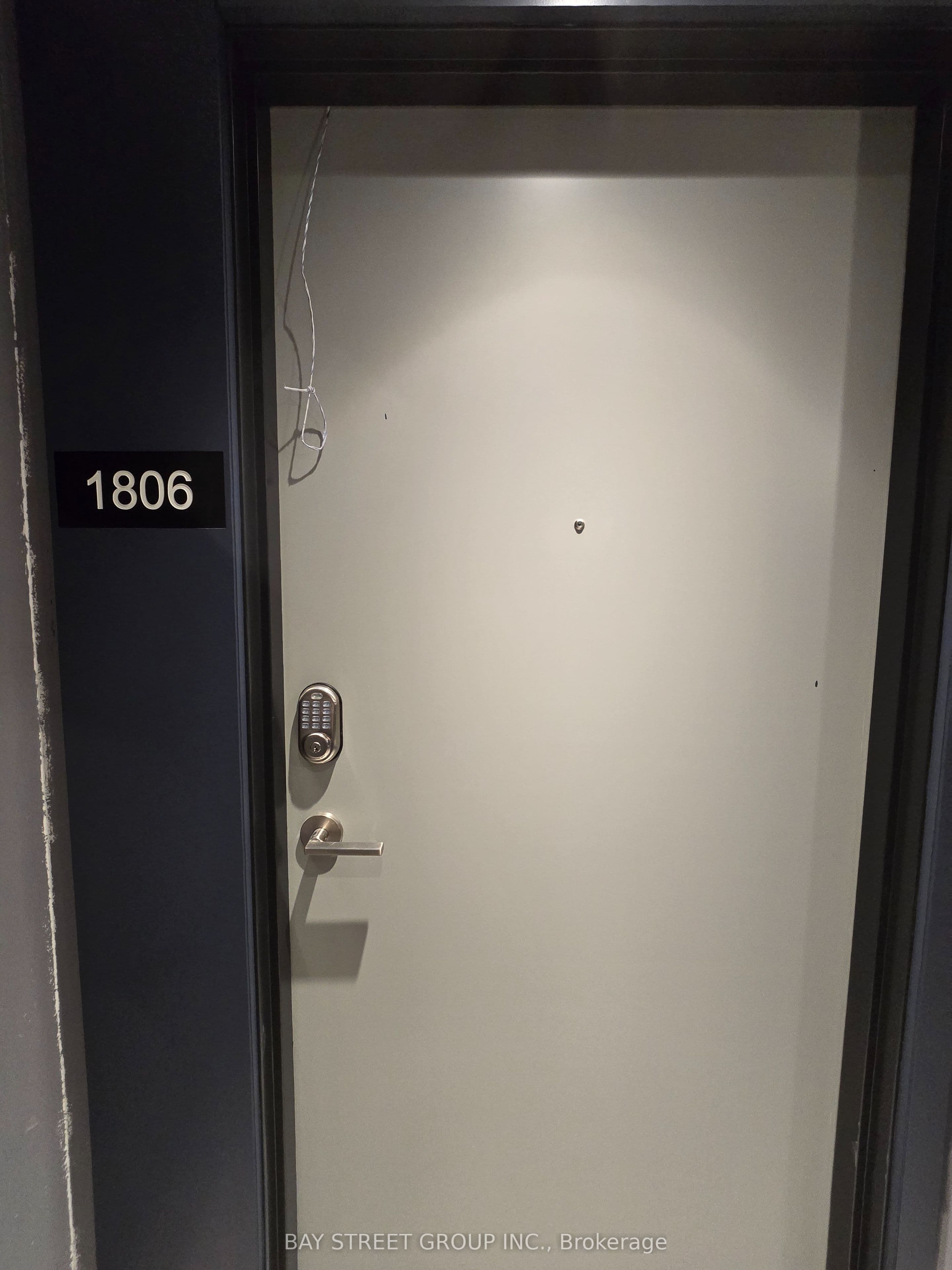 Unit 1806B 50 Upper Mall Way photo 1
