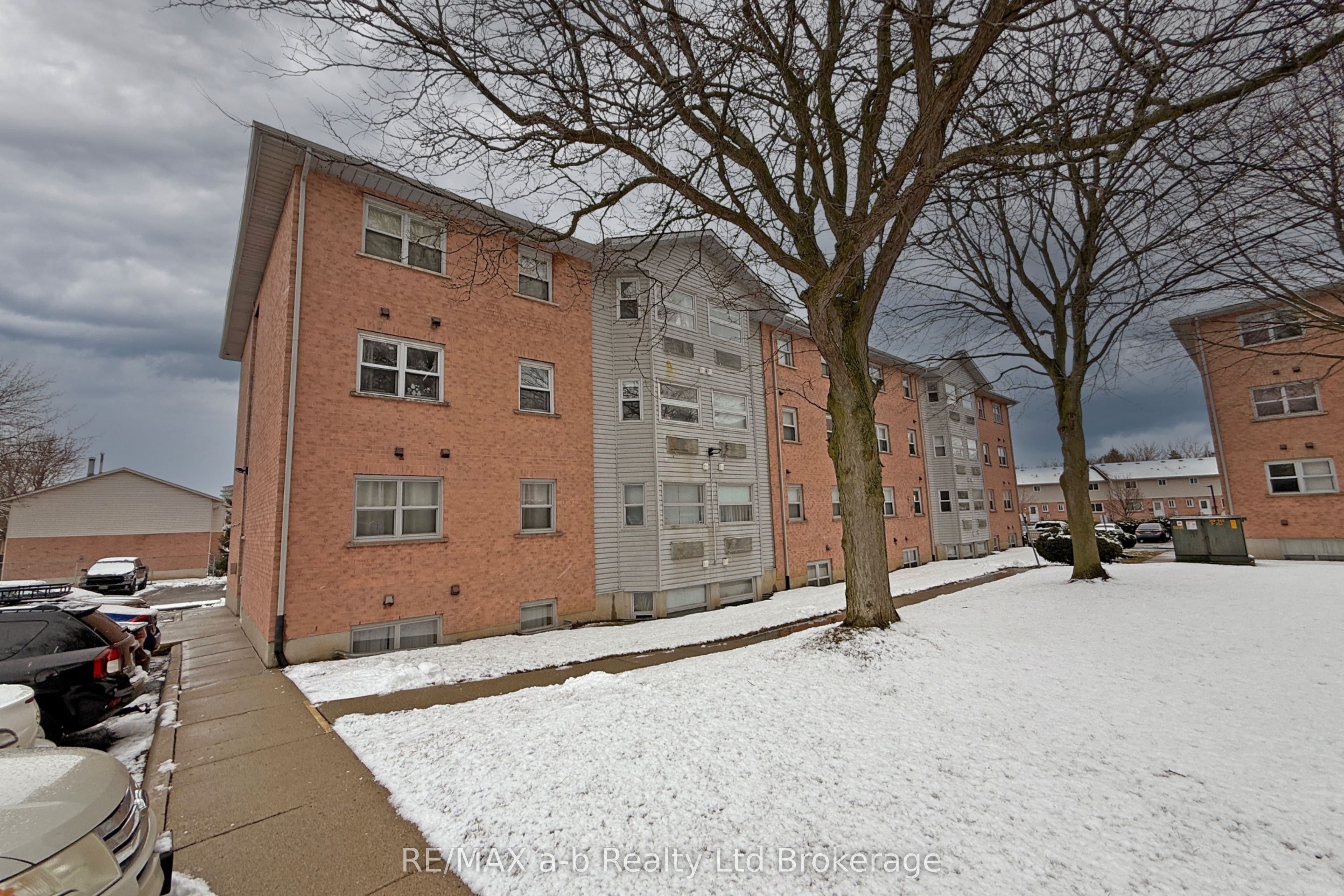 Unit 36 64 Hiawatha Road photo 1