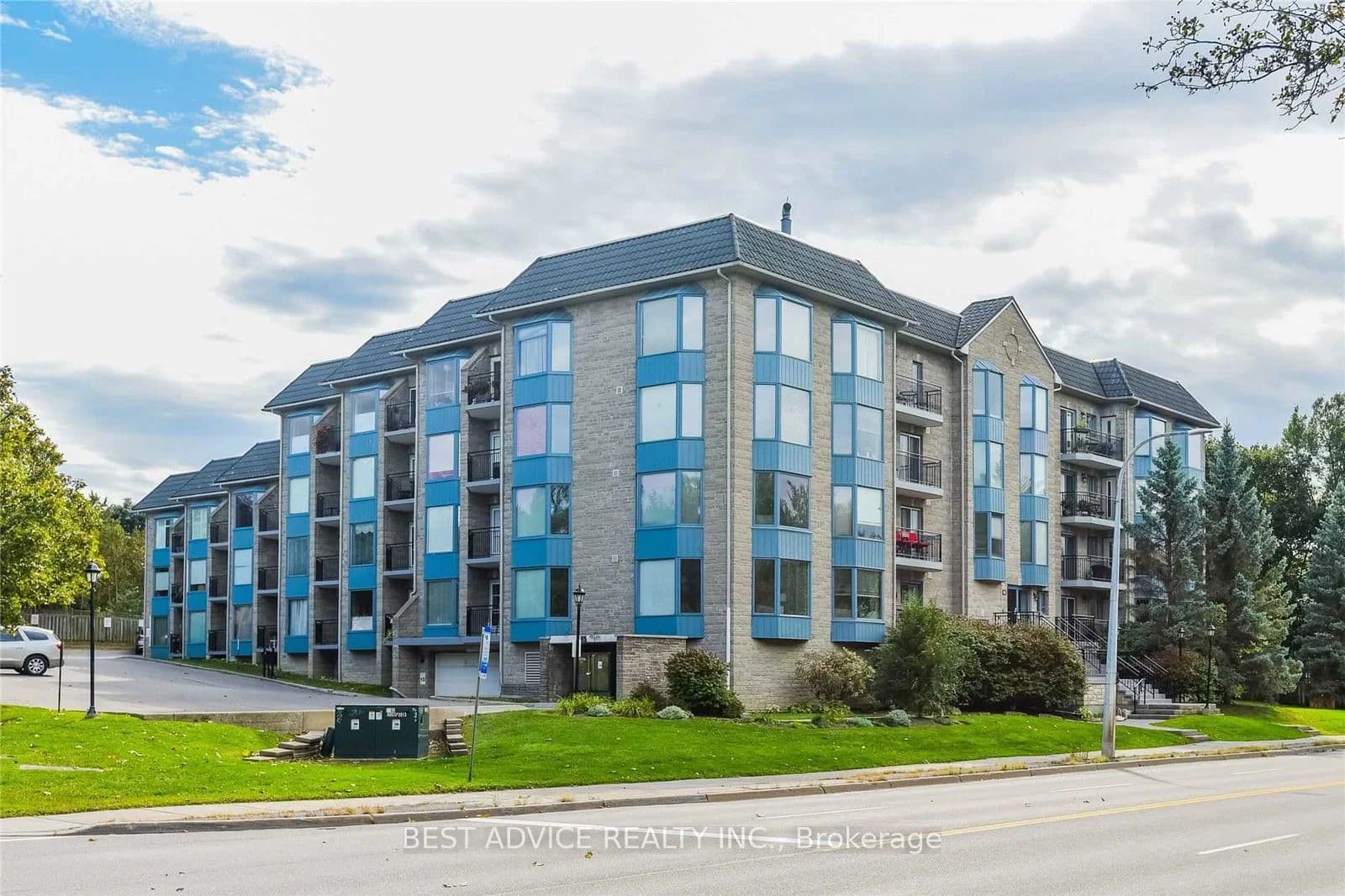 Unit 104 85 Wellington Street photo 1