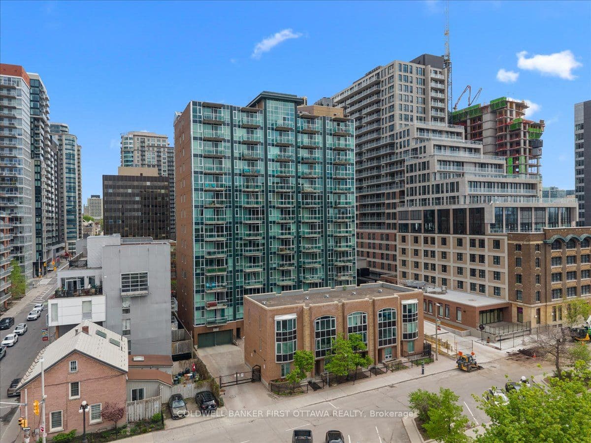 Unit 305 134 YORK Street photo 1