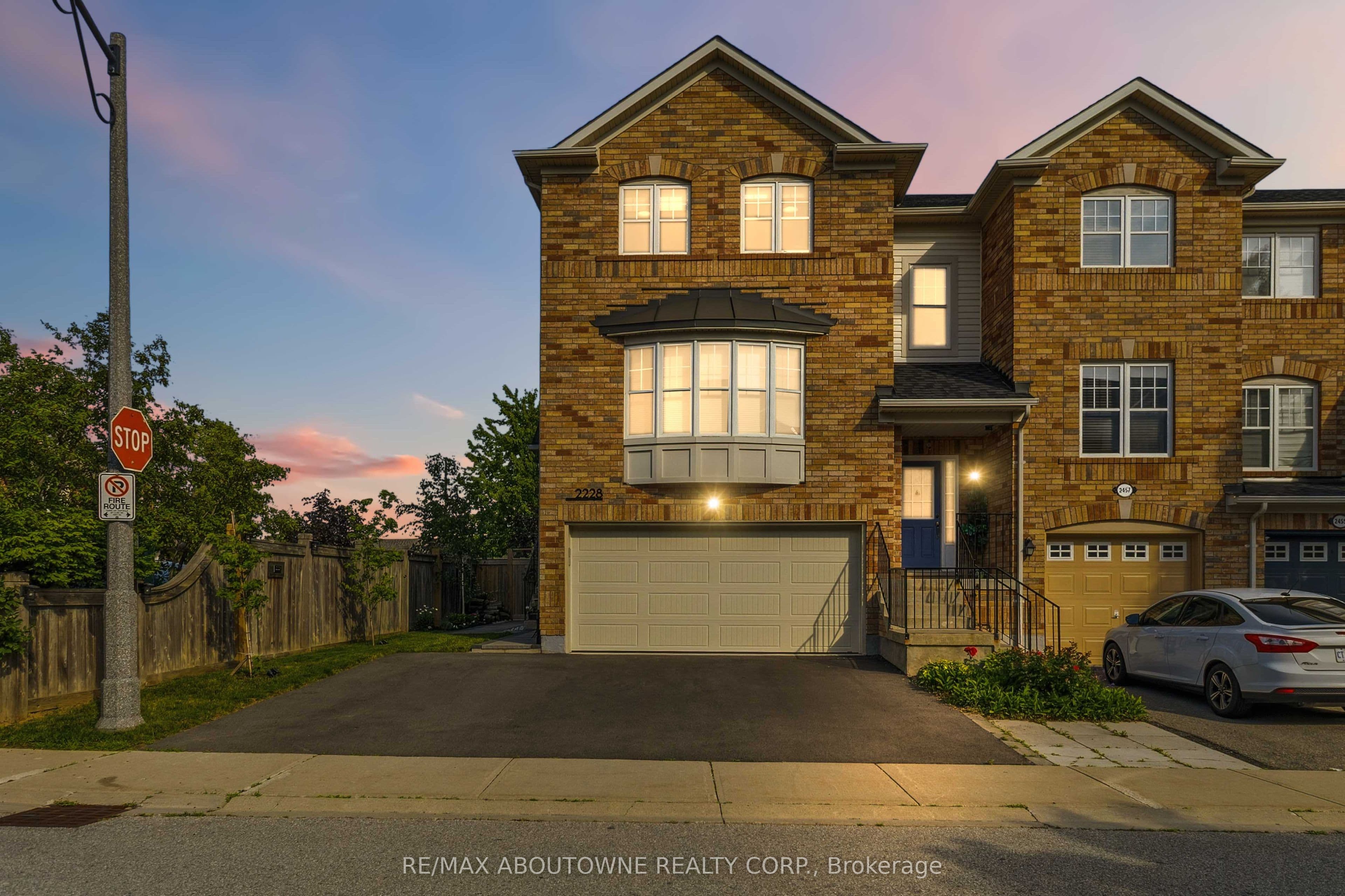 2228 Jillian Lane photo 1