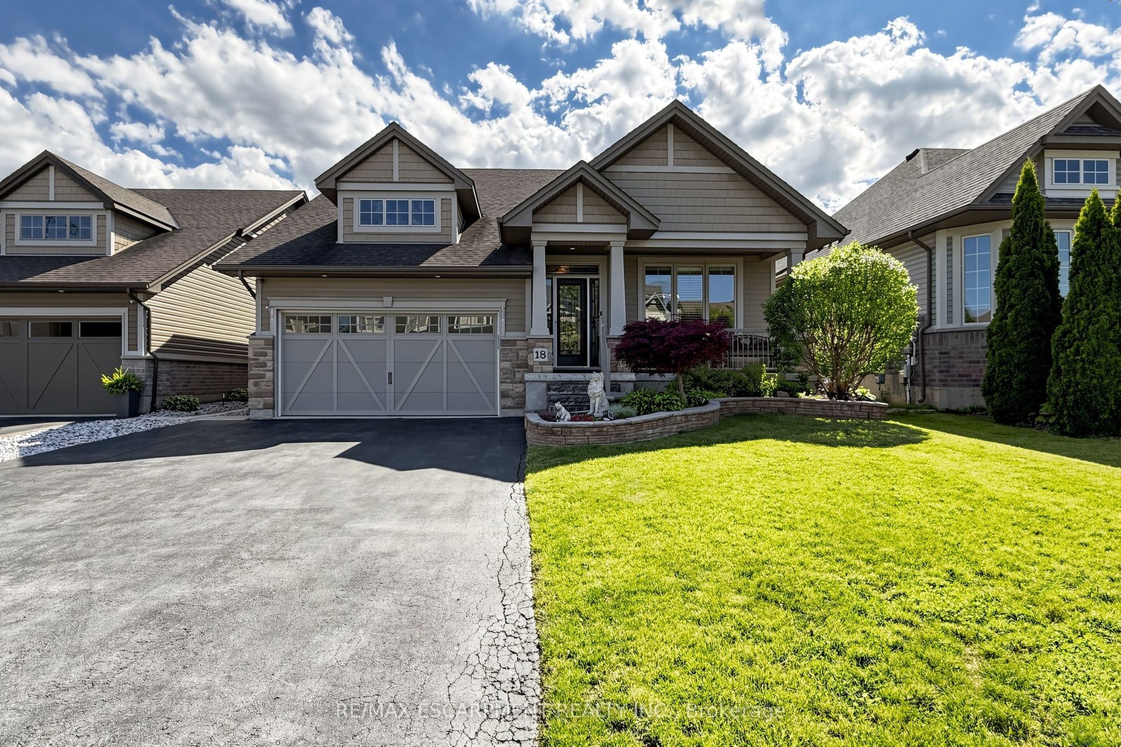 18 GATEWAY Avenue photo 1