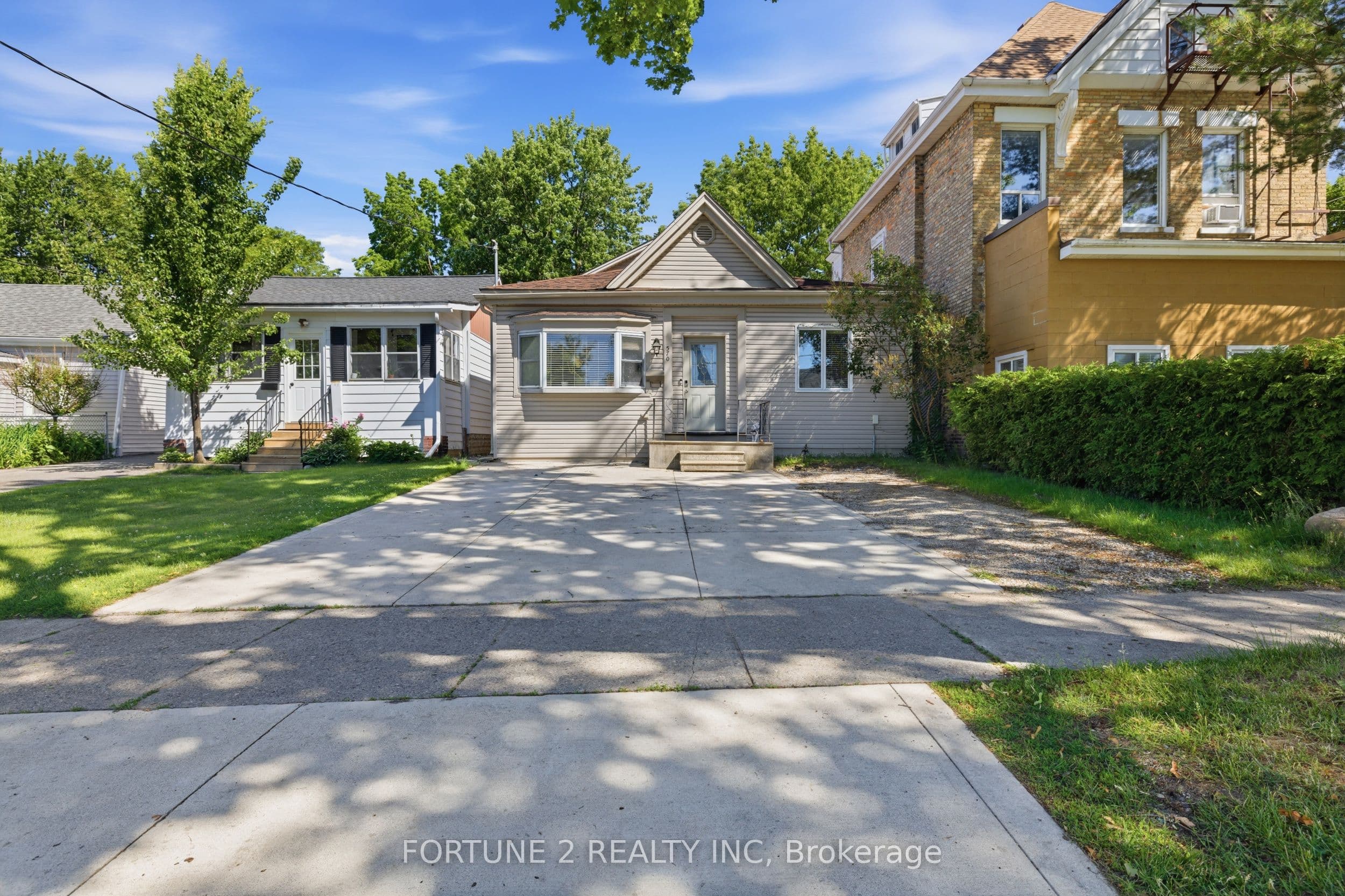 570 Pall Mall Street photo 1