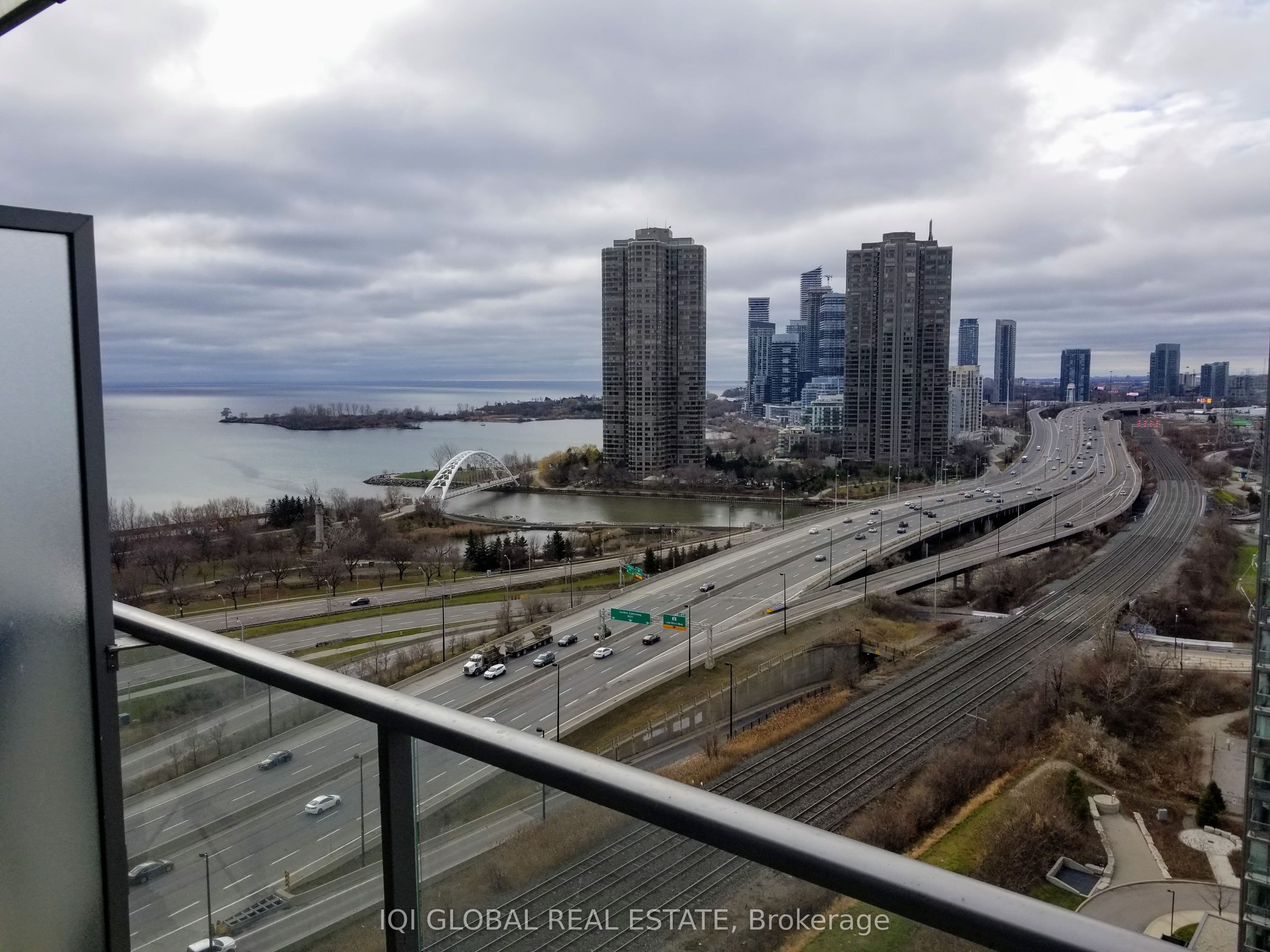 Unit 1807 103 The Queensway Way photo 1