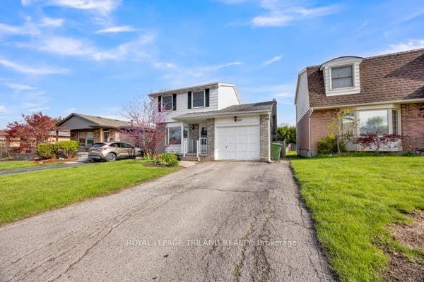 59 VANIER Place photo 1